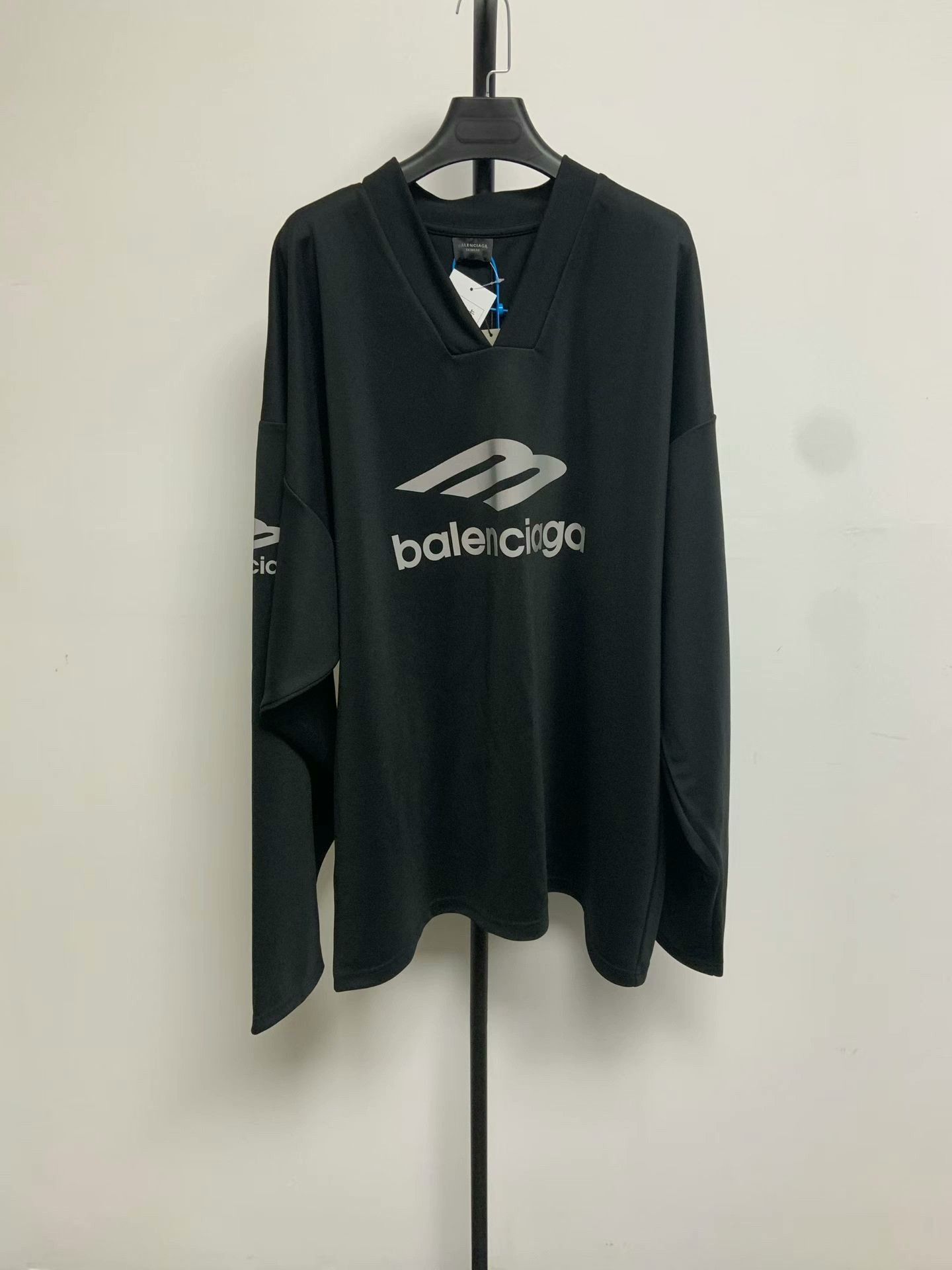 Balenciaga Balenciaga Men's Oversized V-Neck Ski Jacket Size US XXS / EU 40 - 1 Thumbnail