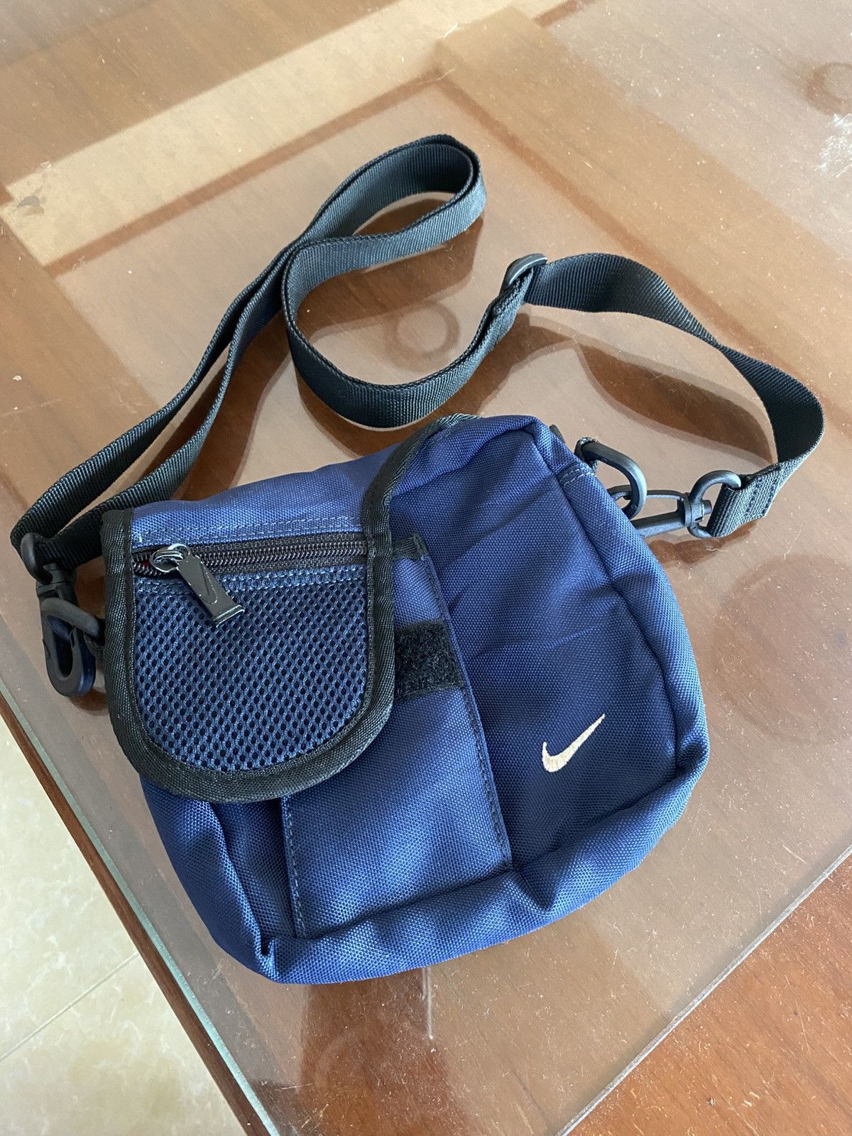 Nike × Other × Vintage VINTAGE NIKE SLING BAG SMALL SWOOSH Size ONE SIZE - 2 Thumbnail