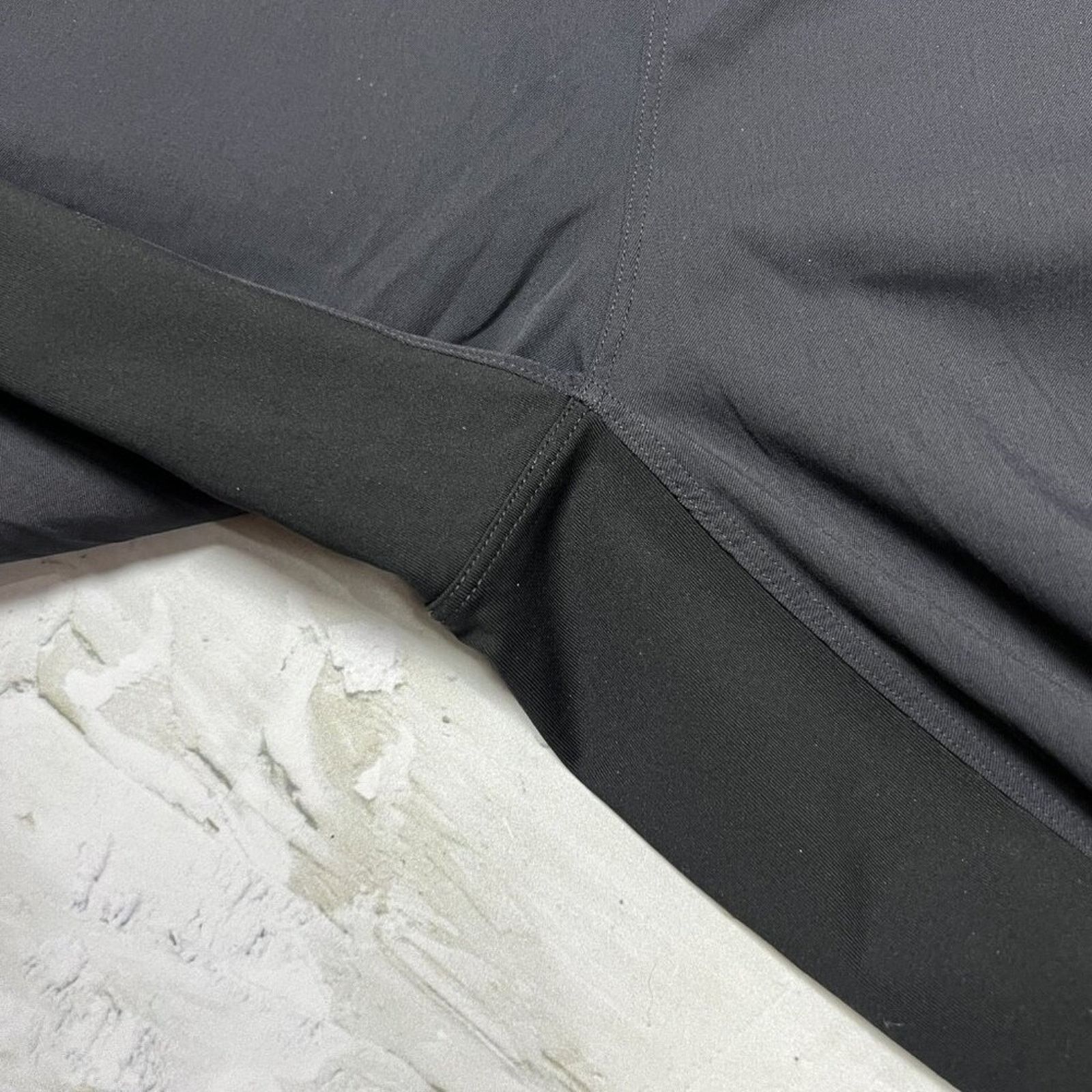 Lululemon Lululemon Great Wall Pant 32" SIZE M Black Gray Lightweight Size US 32 / EU 48 - 13 Thumbnail