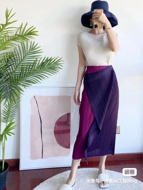 Issey Miyake Issey Miyake size:1 Purple pleated skirt Size 31" - 3 Thumbnail