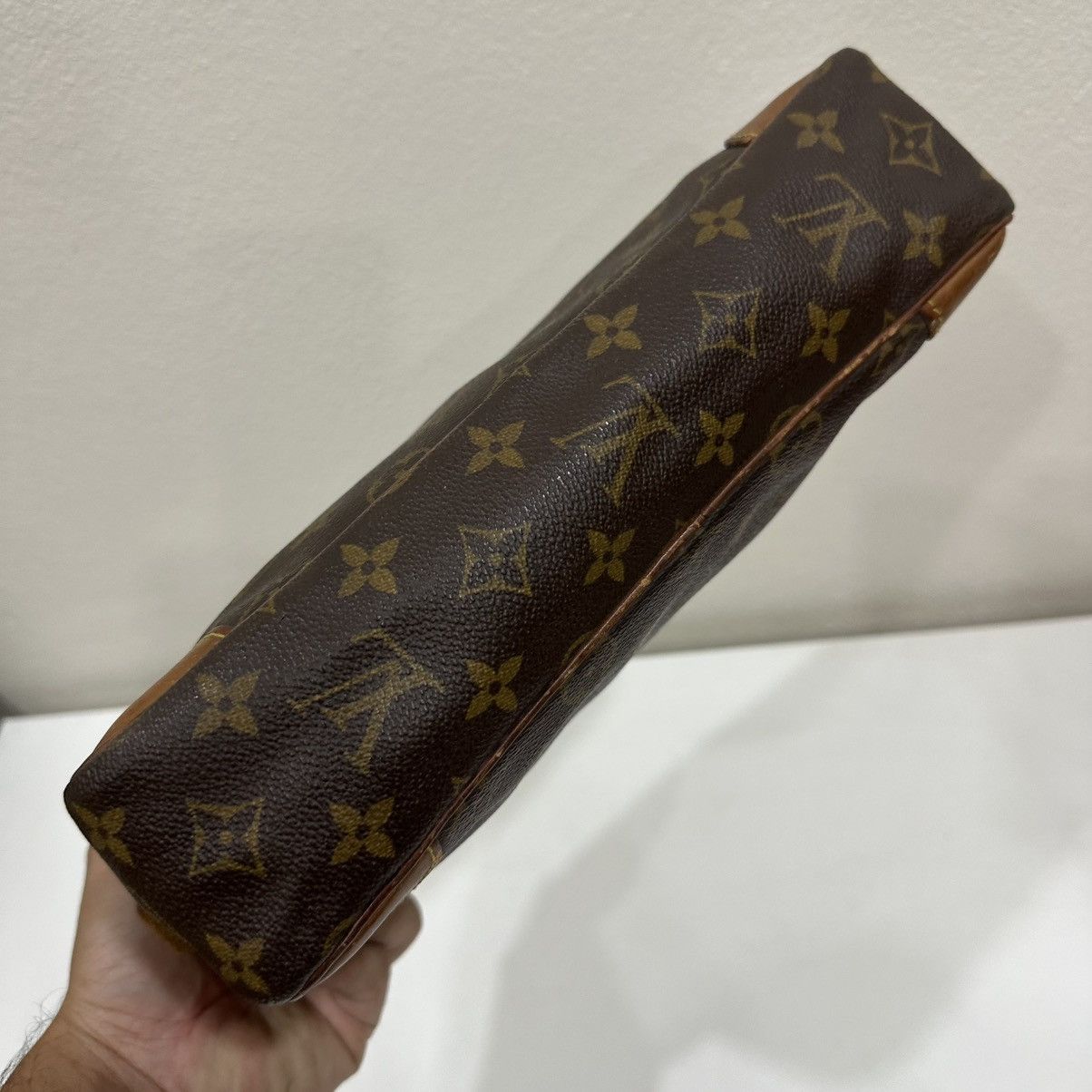 Louis Vuitton LOUIS VUITTON COMPIENGE 28 MONOGRAM CLUTCH BAG Size ONE SIZE - 5 Thumbnail