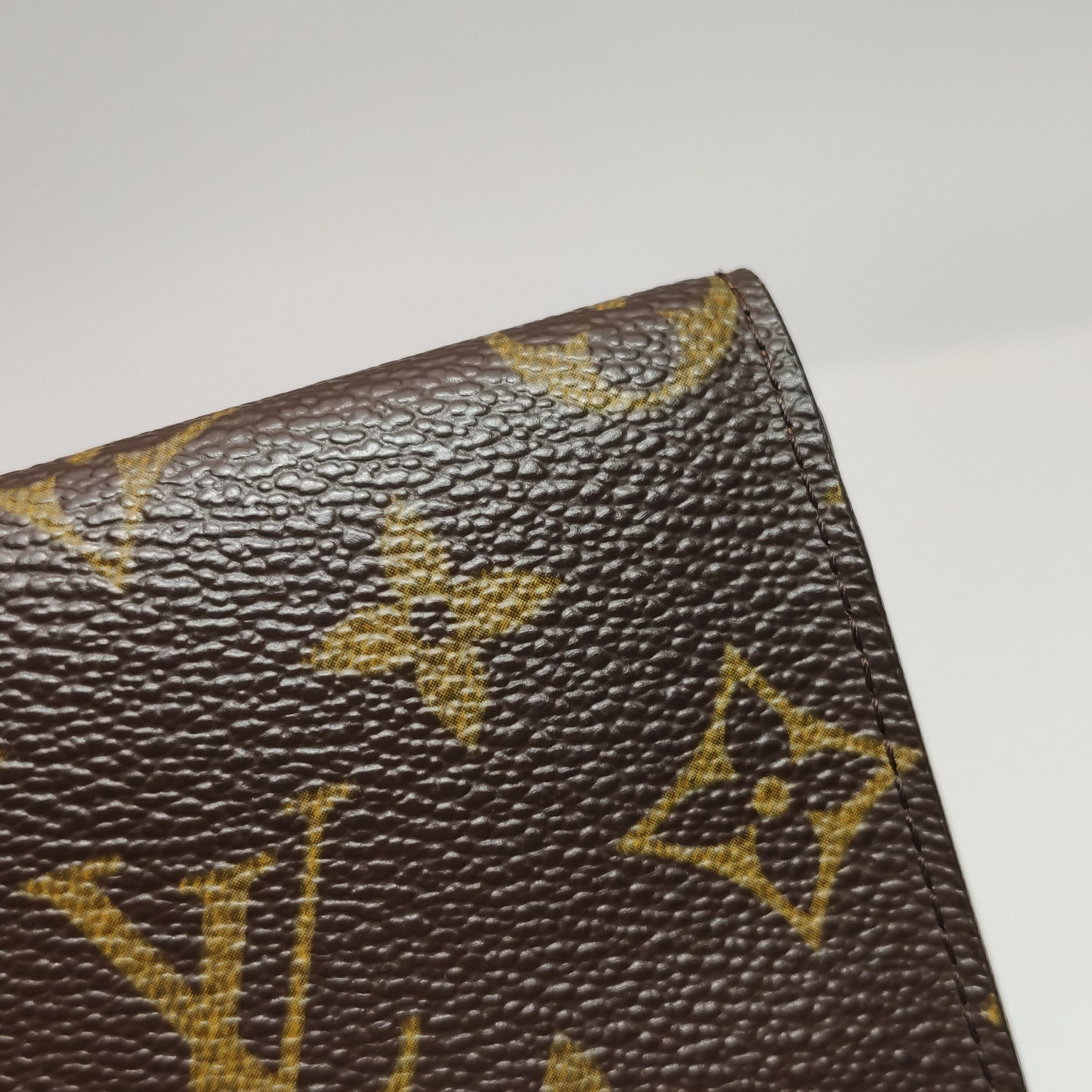 Louis Vuitton Louis Vuitton (LV) Cowhide Monogram Print Card Holder -y250 Size ONE SIZE - 4 Thumbnail