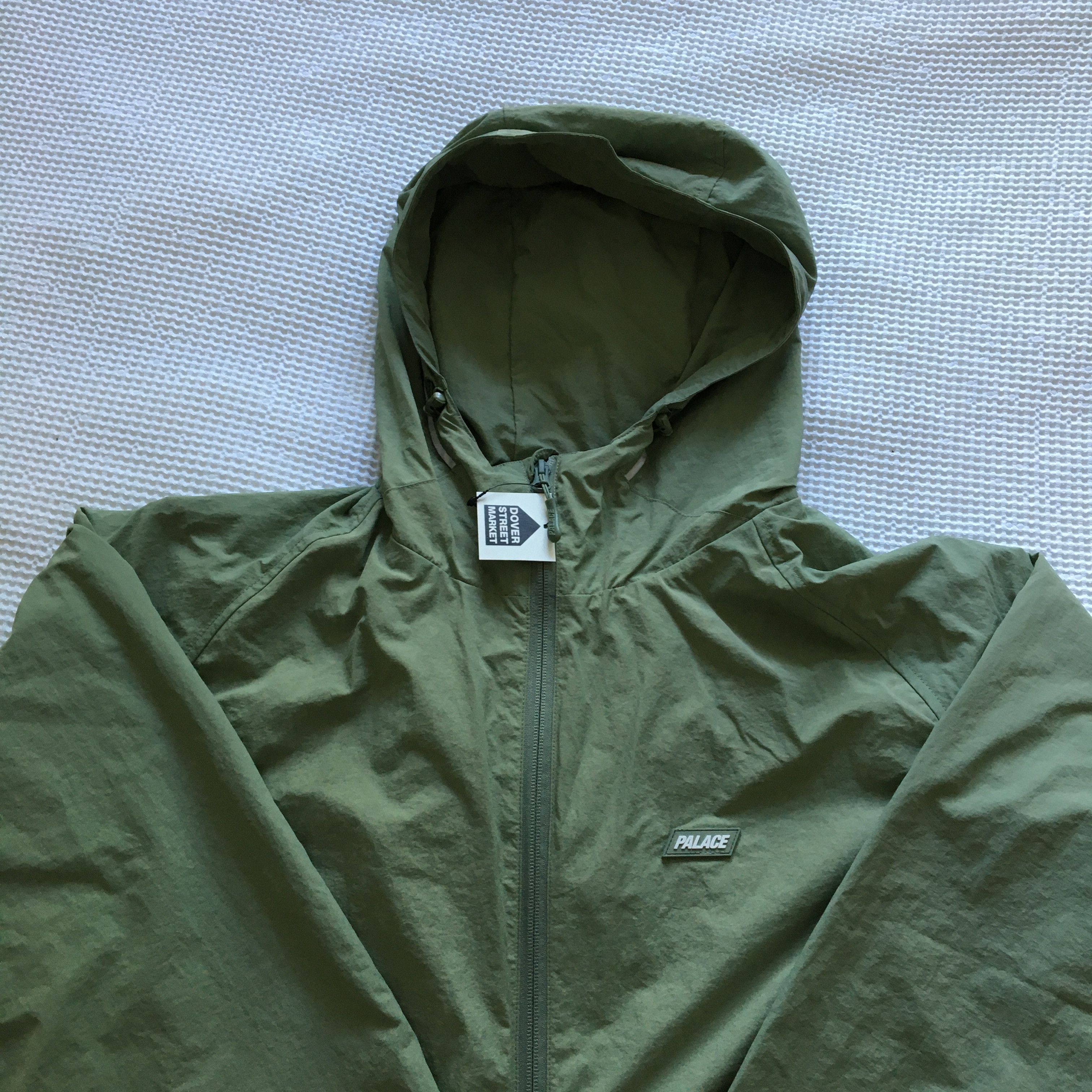 Image of Palace Men's Lighter Shell Jacket in Green (Size Small)