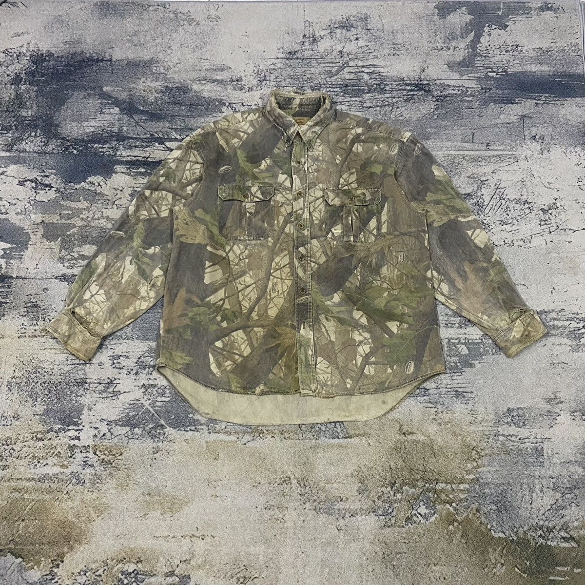 Japanese Brand × Realtree × Vintage Vintage Realtree Hardwoods by Duxbak Thrasher Button Up Size US XL / EU 56 / 4 - 1 Thumbnail