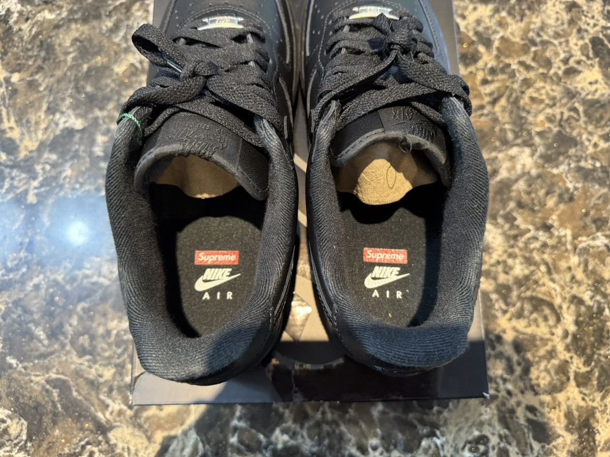 Nike × Supreme Nike Air Force 1 low x Supreme Size US 9 / EU 42 - 13 Thumbnail