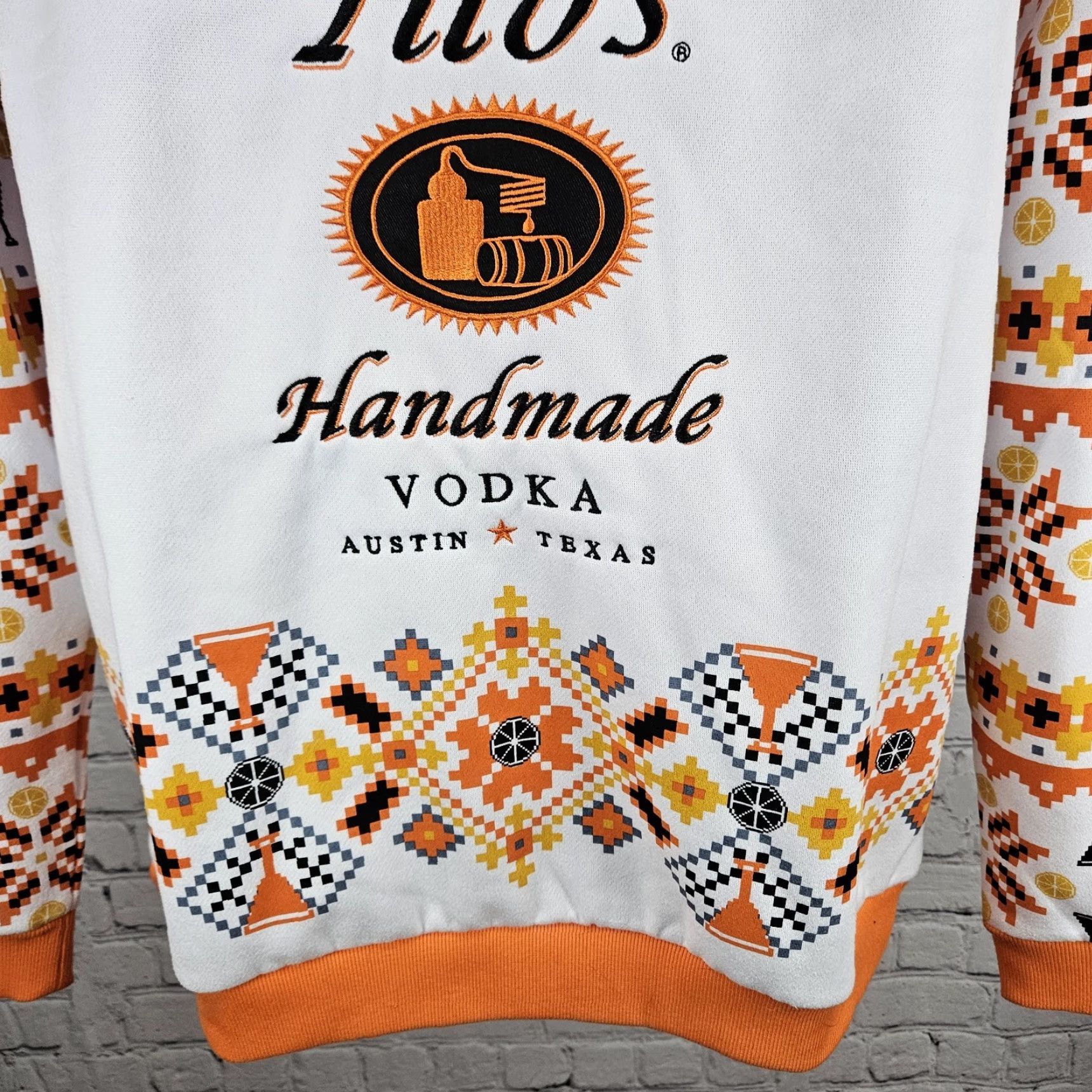 Logo 7 Tito's Sweatshirt White Logo Embroidered Pullover XL Men Crew Neck Long Sleeve Graphic Print Christmas Holiday Colorful USA Size US XL / EU 56 / 4 - 5 Thumbnail
