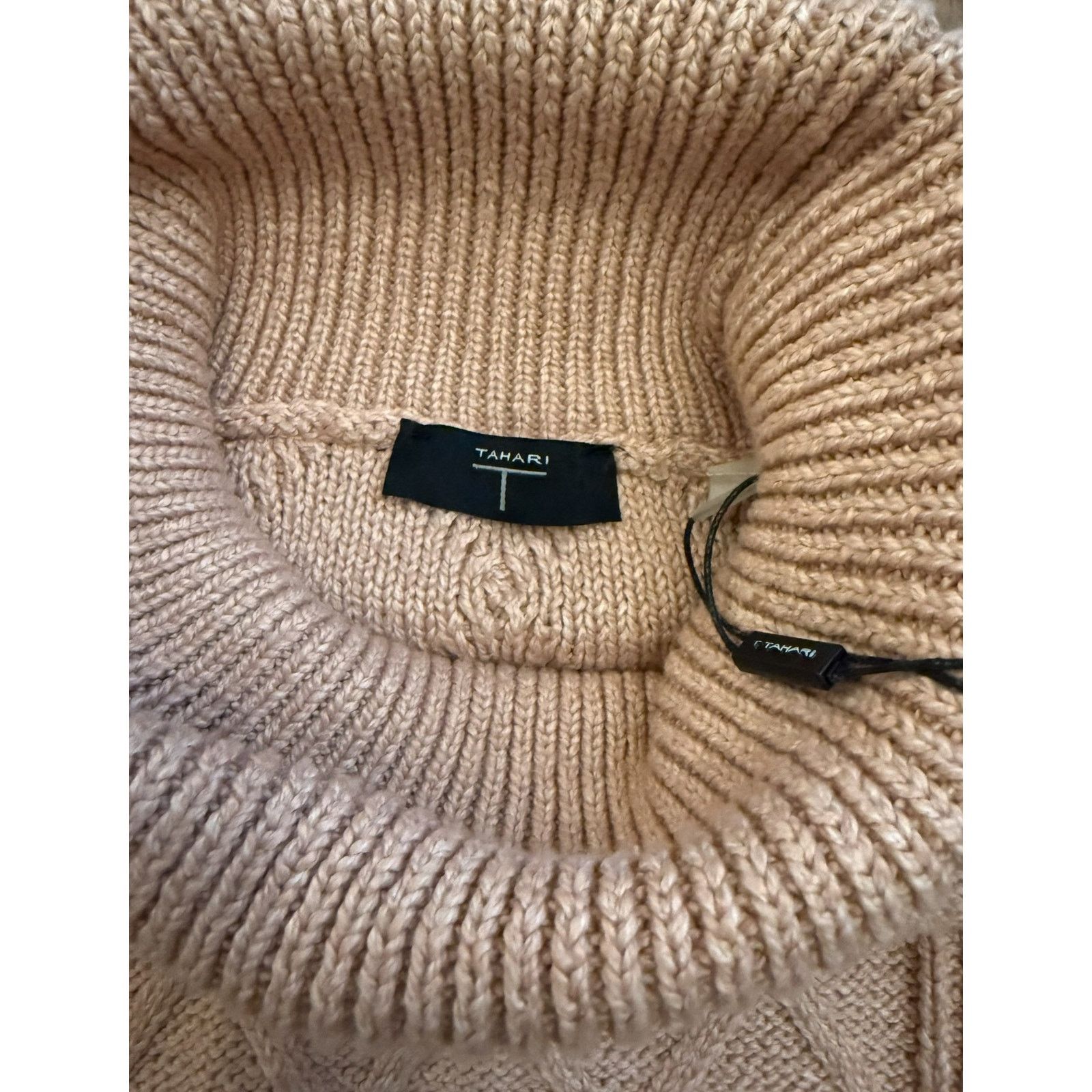 Elie Tahari NWT Women's Pink Tahari Cable Knit Turtleneck Sweater Medium Size M / US 6-8 / IT 42-44 - 6 Thumbnail