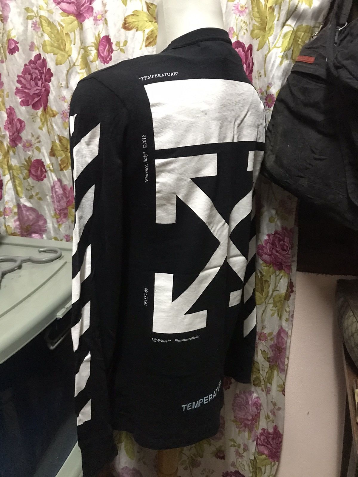 Off-White Authentic Off White Mona Lisa Size US S / EU 44-46 / 1 - 12 Thumbnail