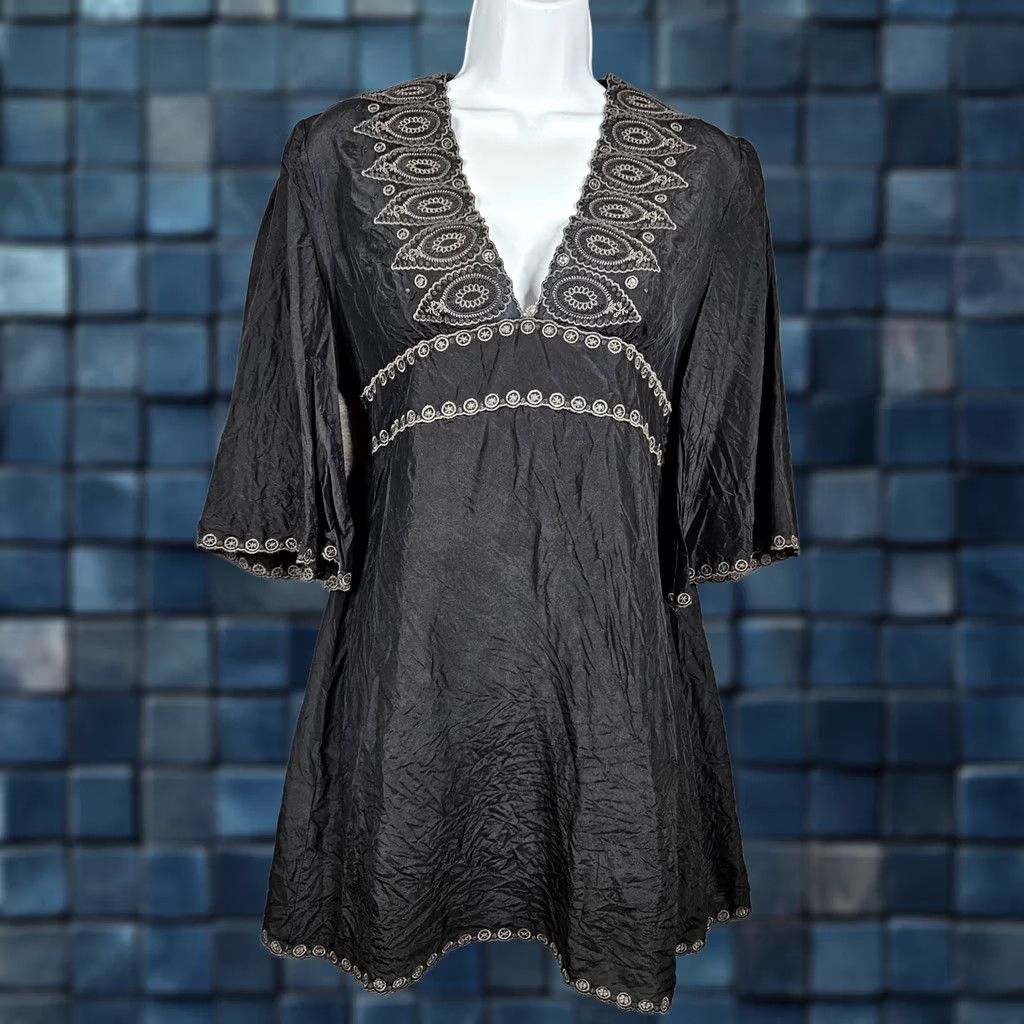 Bcbgmaxazria BCBGMAXAZRIA Dress Women's Embroidered Floral Silk Black XS A-Line Long Sleeve V-Neck Short Size XS / US 0-2 / IT 36-38 - 1 Thumbnail