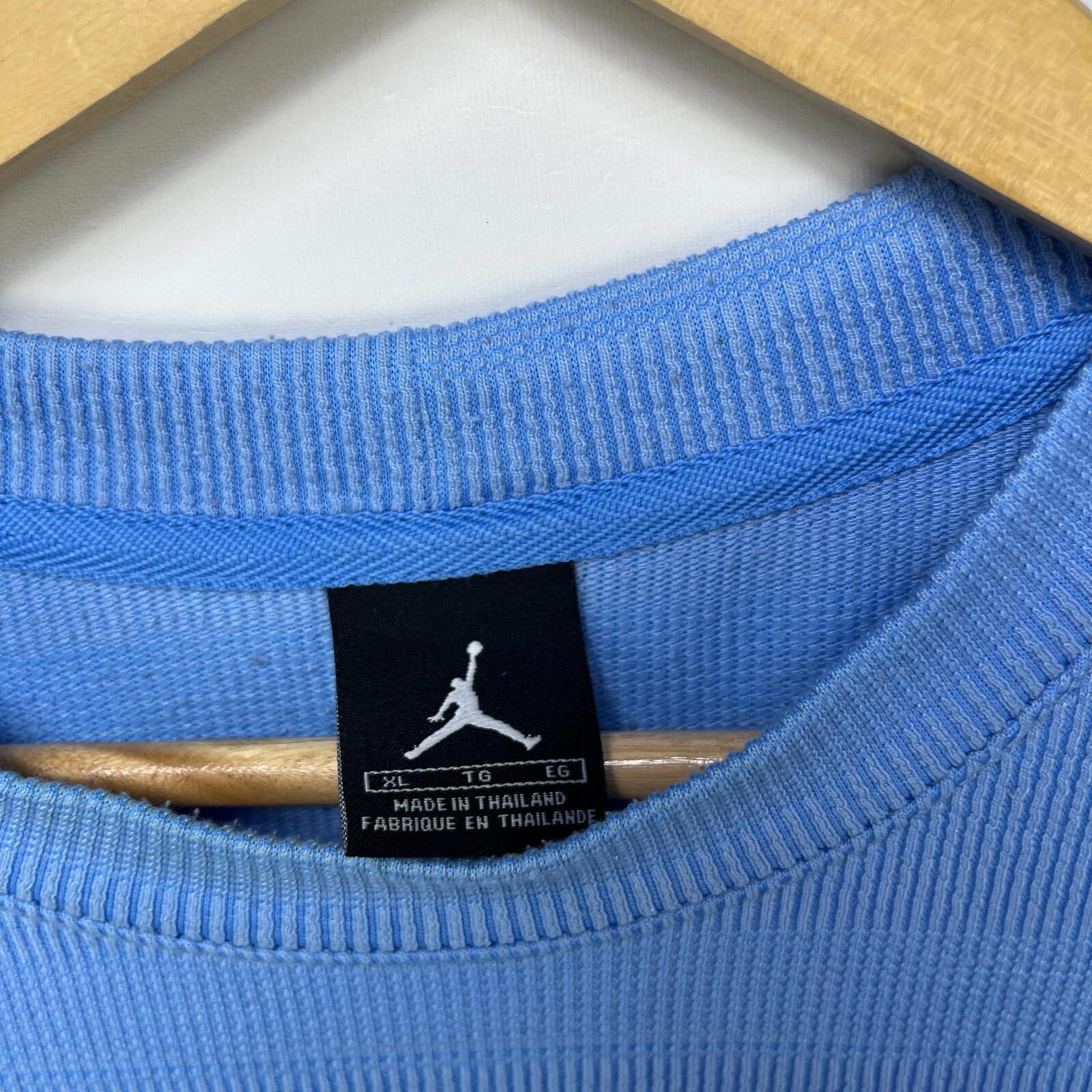 Jordan Brand Vintage Y2K Air Jordan Big Logo Nike Baggy Shirt XL Size US XL / EU 56 / 4 - 4 Thumbnail
