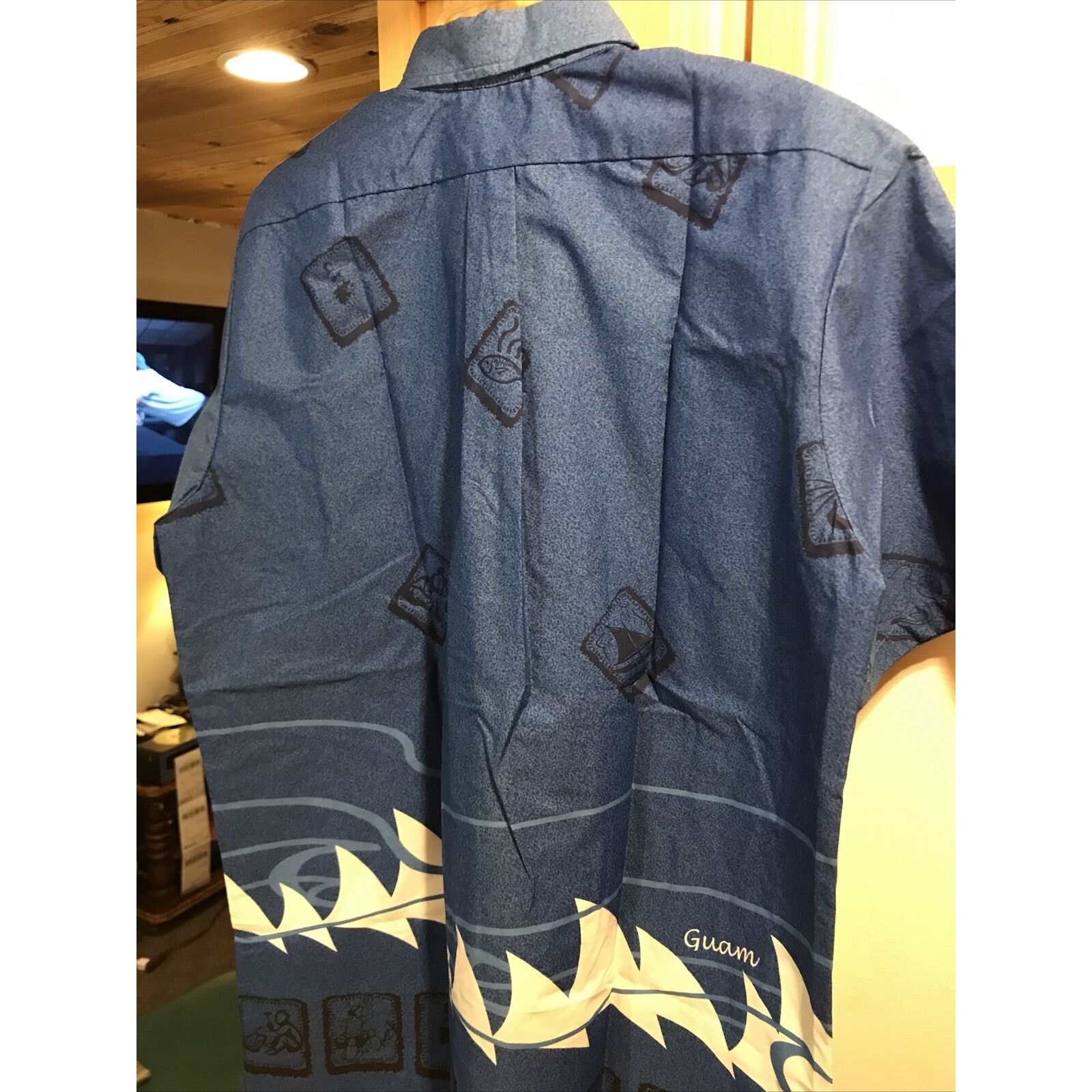 Other Malihini Hawaii Men’s L Blue SS Buitton Down Hawaiian Shirt Size US L / EU 52-54 / 3 - 7 Thumbnail