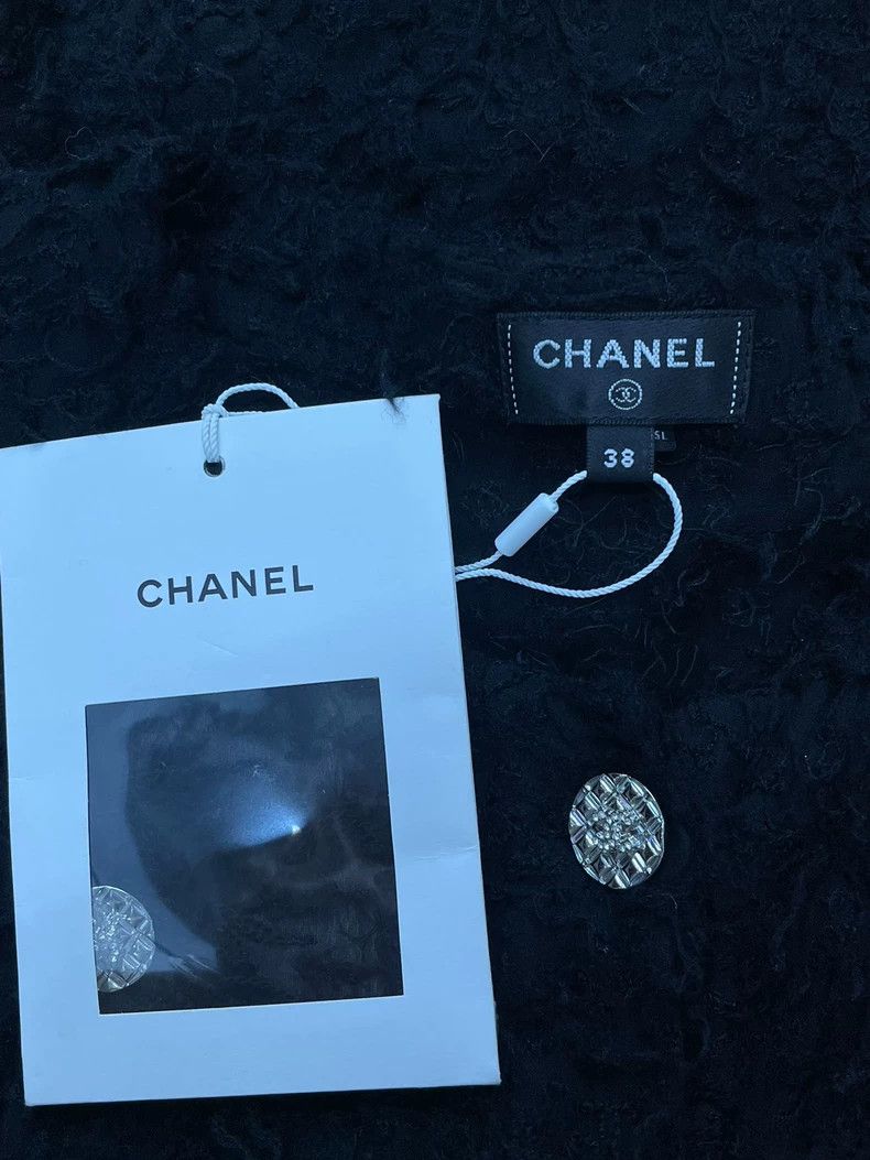 Chanel chanel 22A black thin diamond-buttoned woollen jacket Size XS / US 0-2 / IT 36-38 - 4 Thumbnail