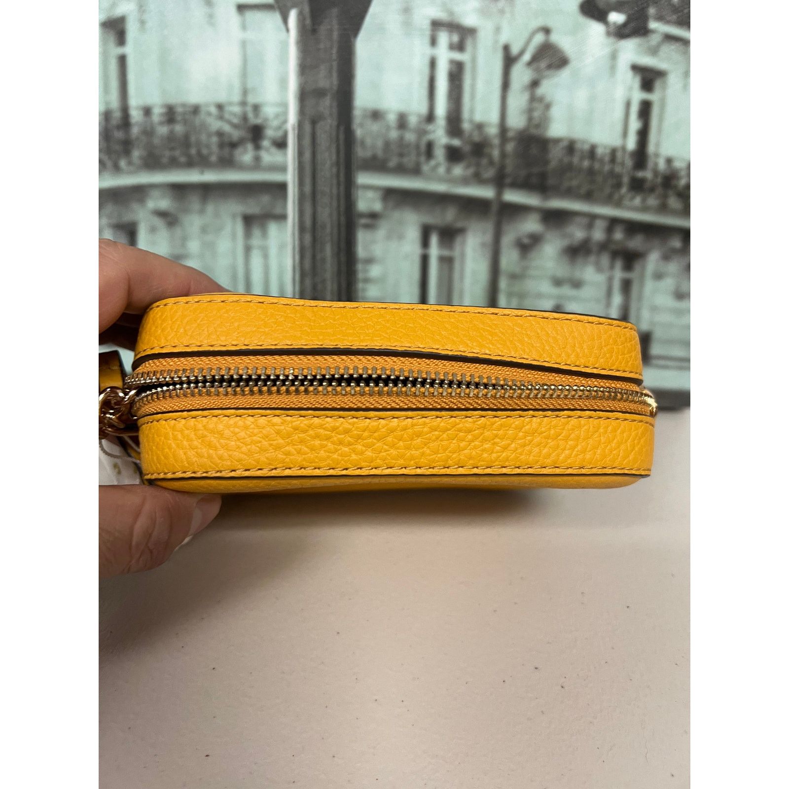 Tory Burch Tory Burch 61489 Logo Round Crossbody Size ONE SIZE - 3 Thumbnail