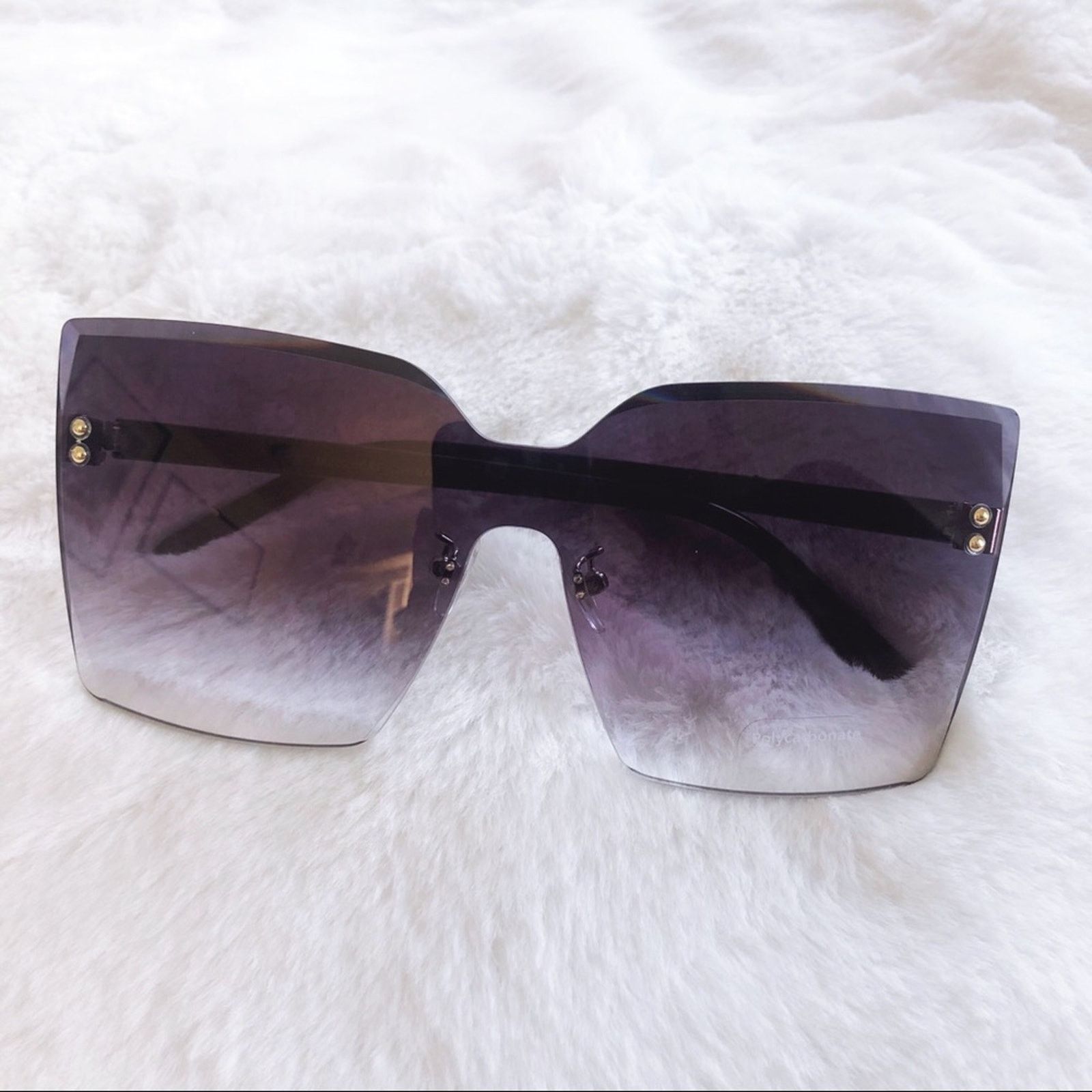 Other Dana Black Rimless Oversized Cat Eye Sunglasses Size ONE SIZE - 1 Thumbnail