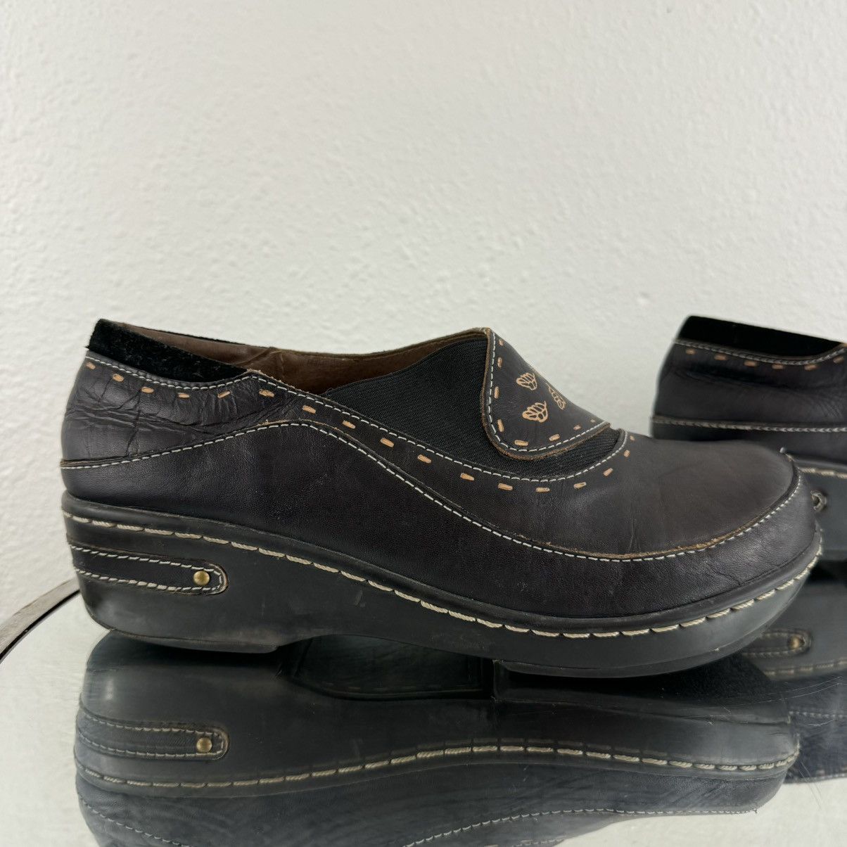 Other Spring Step Brown Black Tooled Leather Burbank Floral Clogs Size US 9 / IT 39 - 4 Thumbnail