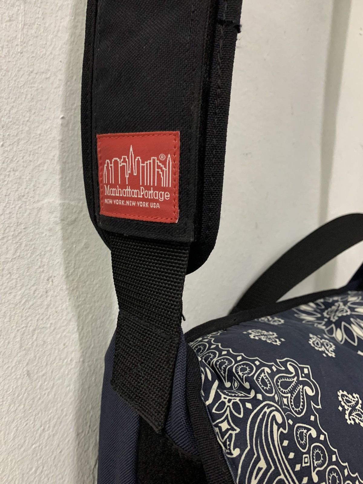 Manhattan Portage RARE Manhattan Portage Hav-A-Hank Messenger Sling Bag Size ONE SIZE - 9 Thumbnail