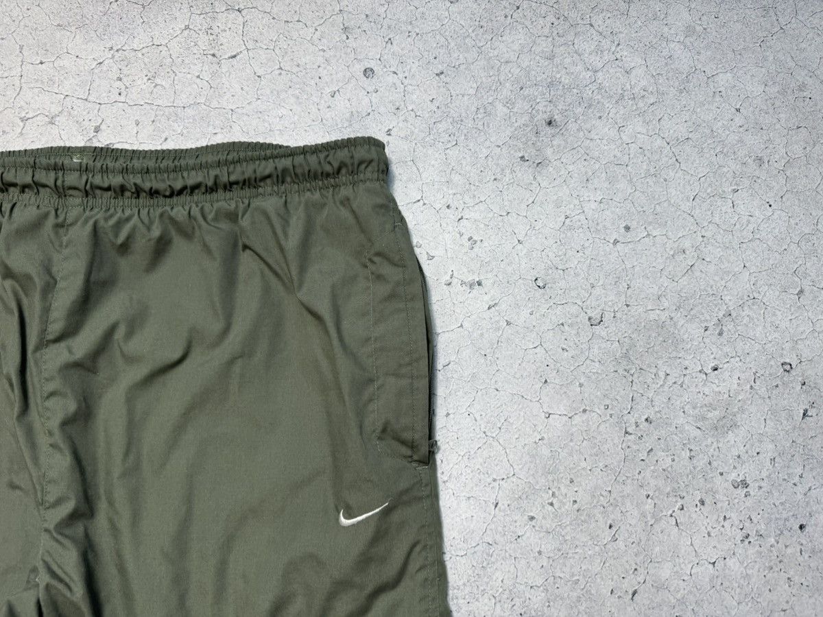 Nike Nike Swoosh Track Pants Nylon Baggy Drill Swoosh Vintage Size US 38 / EU 54 - 5 Thumbnail