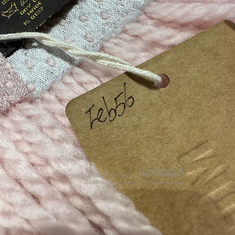 Louis Vuitton Louis Vuitton Full logo pink silver fringe scarf Size ONE SIZE - 4 Thumbnail