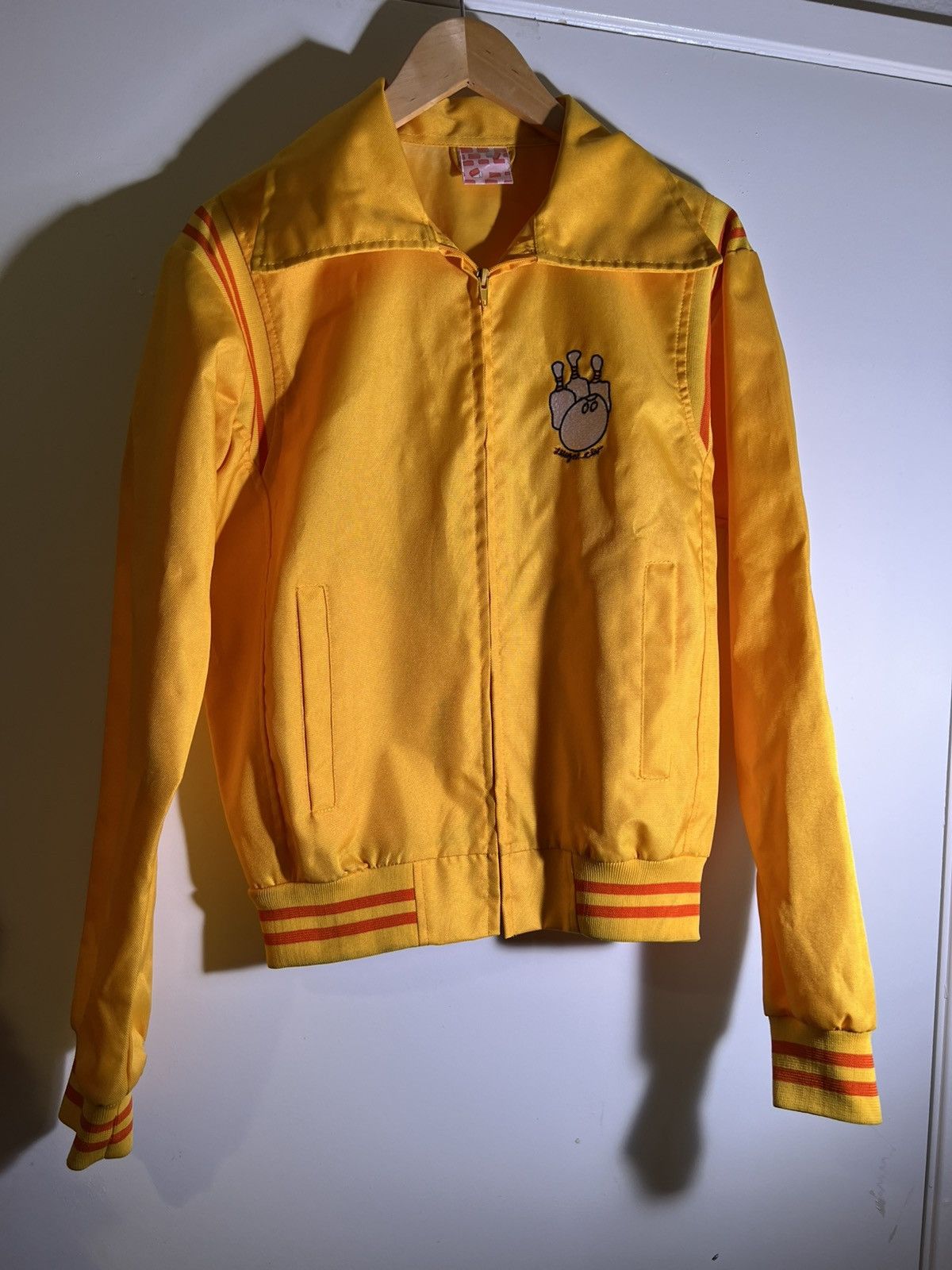 Vintage Illegal Civilization Skateboard Skater Retro Yellow Jacket Size US S / EU 44-46 / 1 - 1 Thumbnail