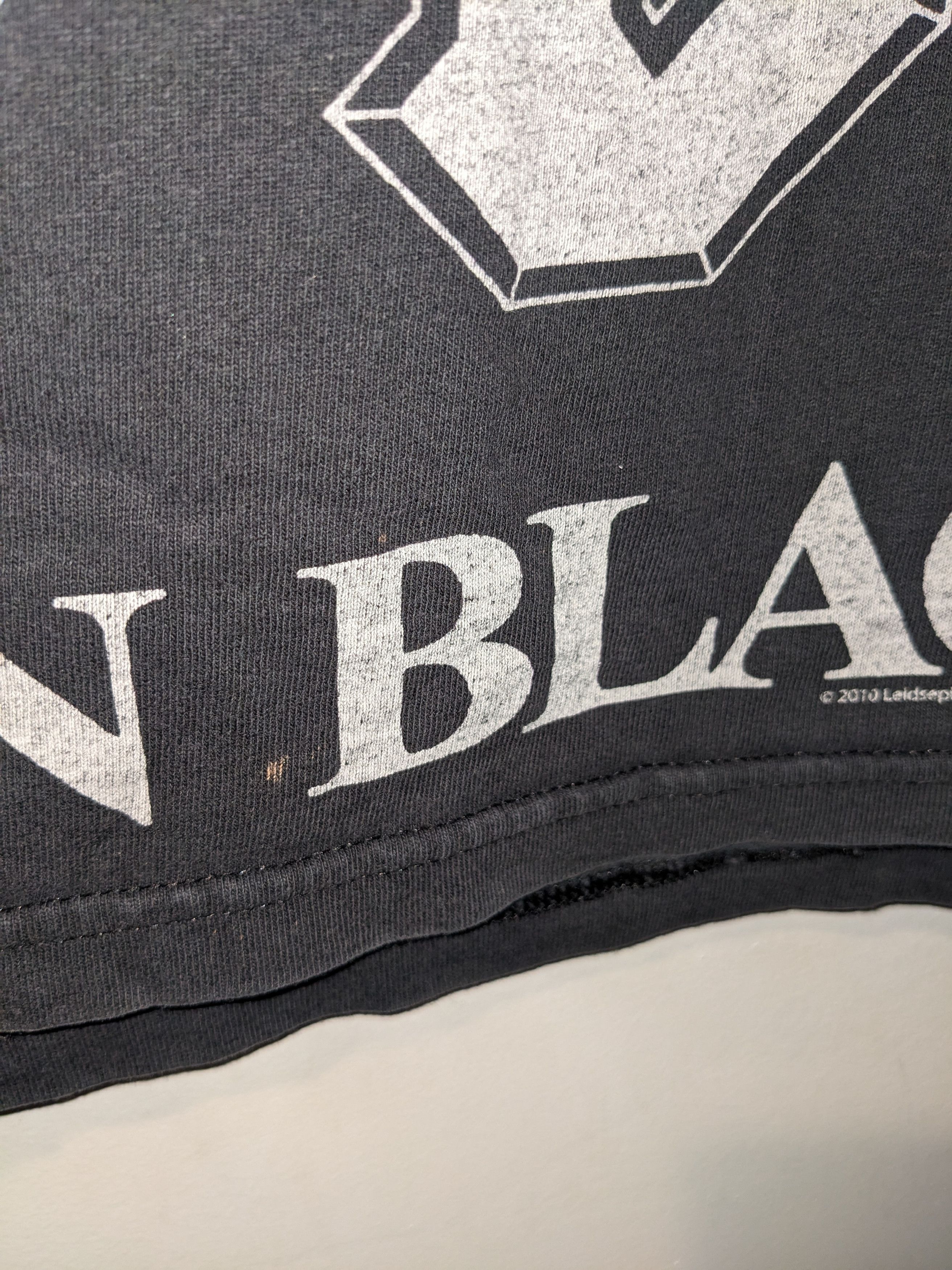 AC/DC × Band Tees × Vintage Vintage 2010 ACDC Back in Black Spell Out Logo T-Shirt Size US XL / EU 56 / 4 - 8 Thumbnail