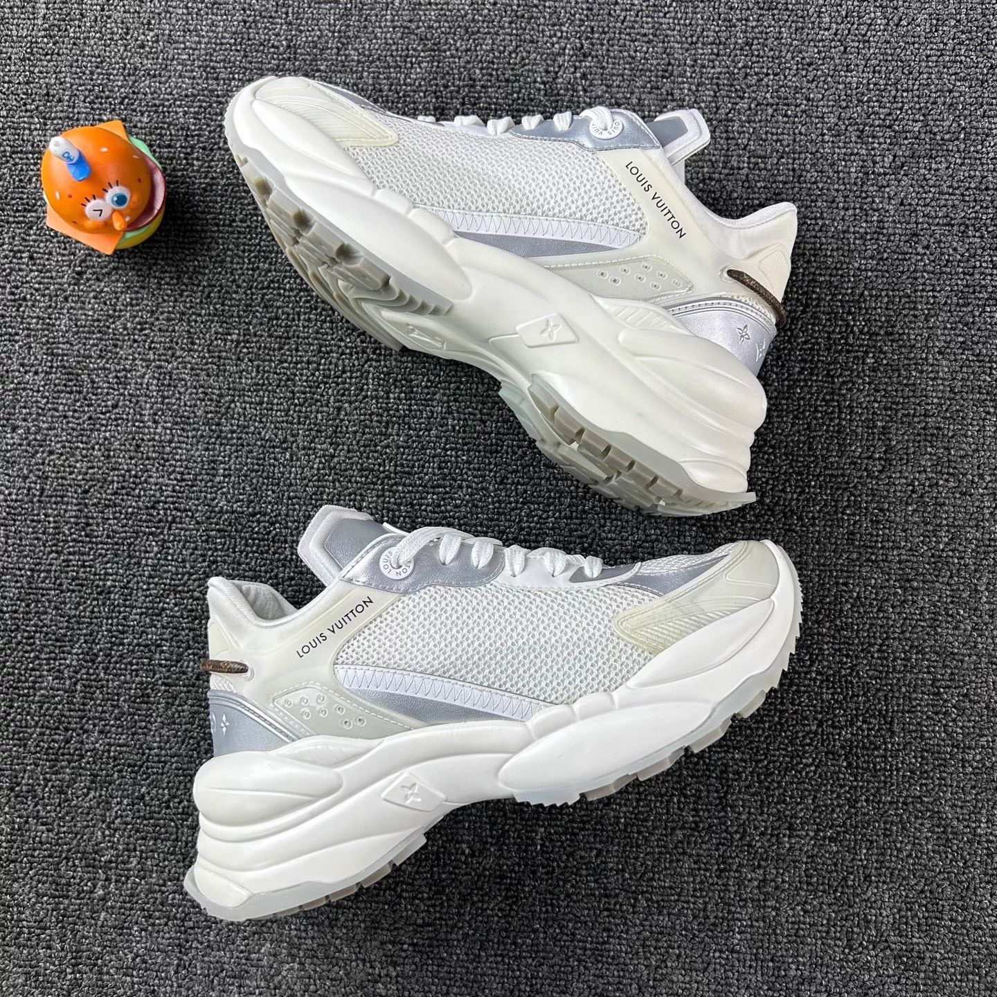 Louis Vuitton LV Run55 Silver Dad Shoe EU36.5 Size US 5.5 / IT 35.5 - 4 Thumbnail