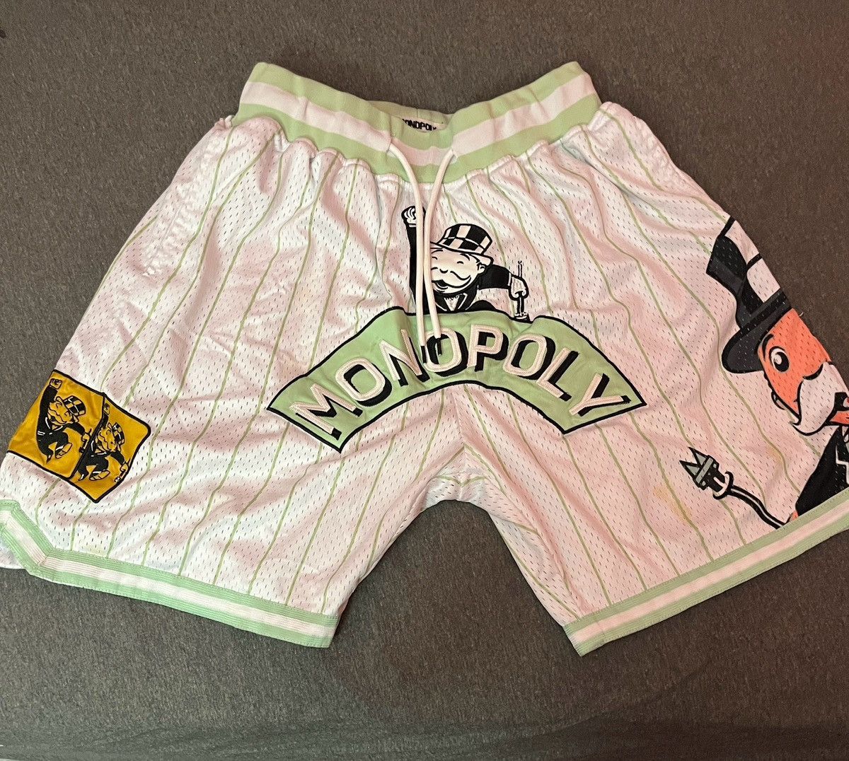 Grailed Monopoly Graphic Shorts Size US 28 / EU 44 - 1 Thumbnail