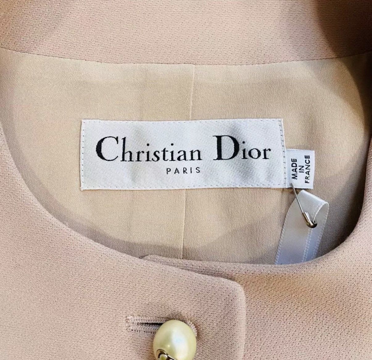 Dior Dior Classic Pink Crew Neck Top with Pearl Buttons J33 Size S / US 4 / IT 40 - 2 Thumbnail