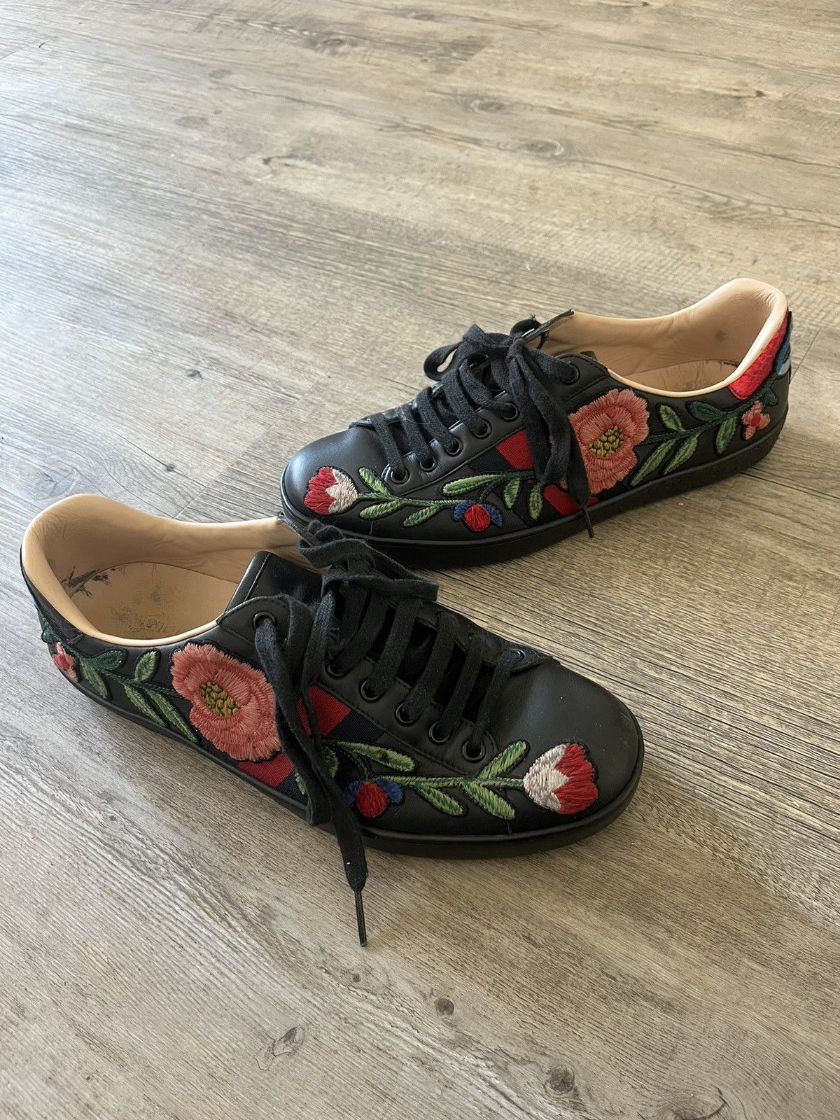 Gucci Floral Sneakers Ace Embroidered Gucci Ace Floral Embroidered - Main Image
