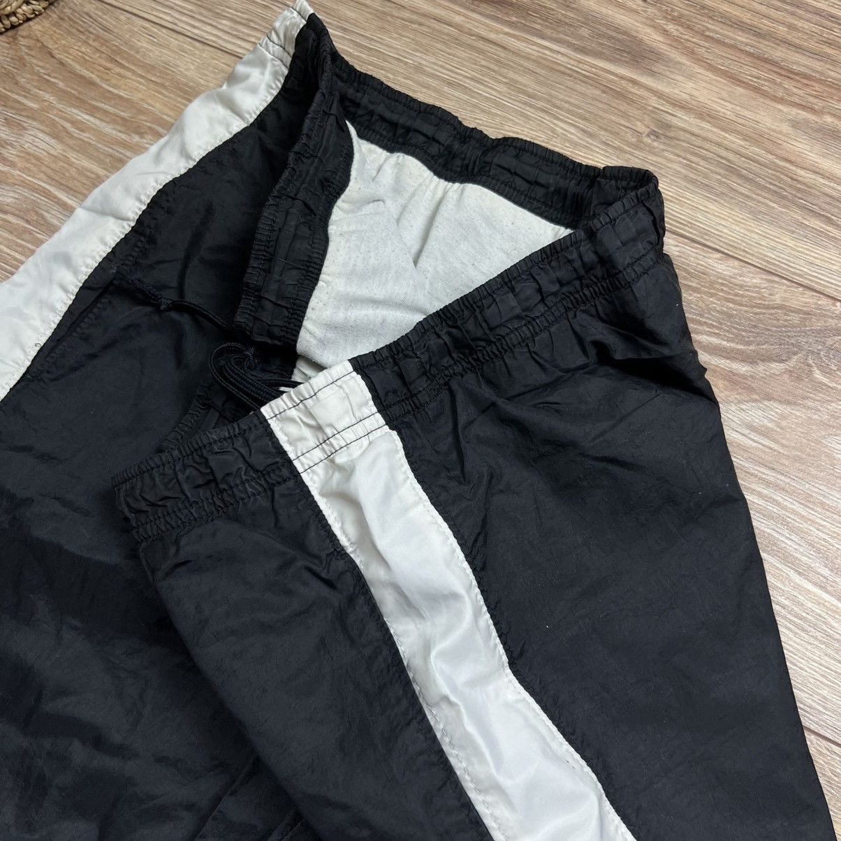 Nike 90s Nike Embroidered Logo Vintage Y2K Parachute Nylon Pants Size US 34 / EU 50 - 7 Thumbnail