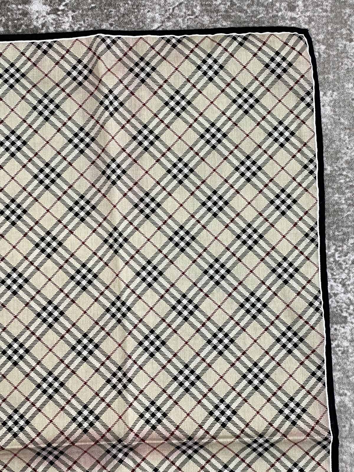 Burberry Burberrys Handkerchief / Bandana / Neckerchief Size ONE SIZE - 6 Thumbnail