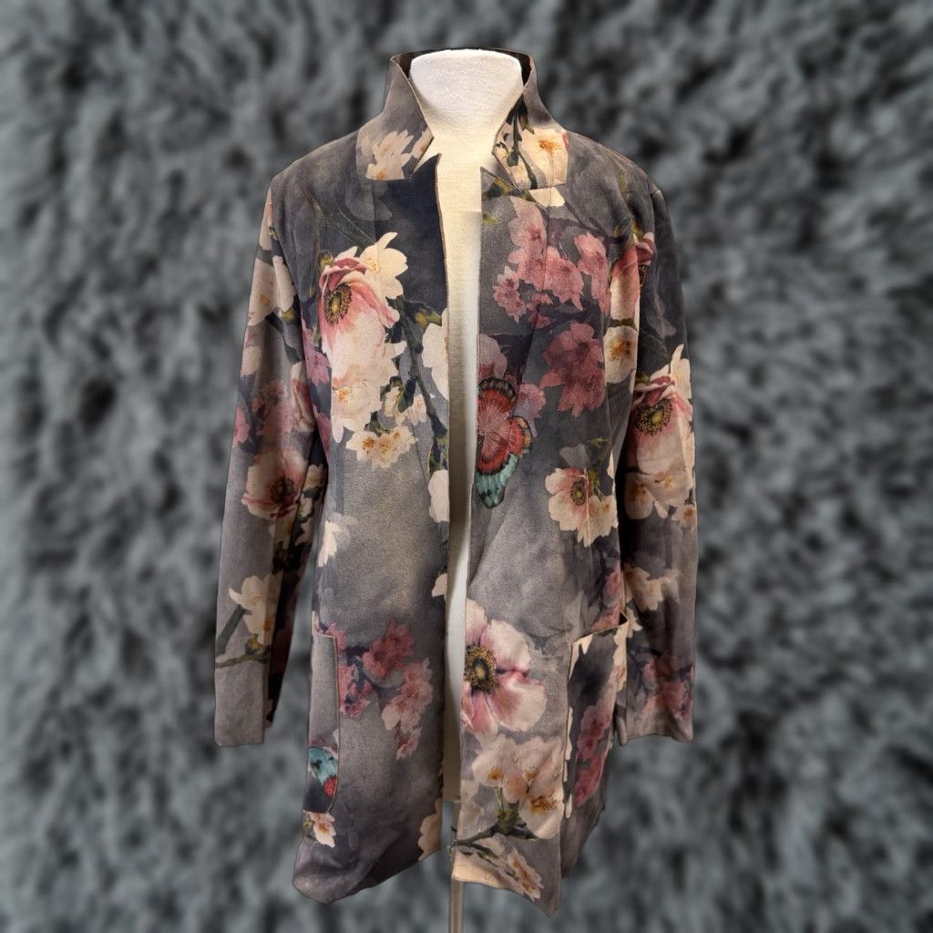 Soft Surroundings Soft Surroundings Blazer Jacket Faux Suede Sz L Soft Pink Grey Butterfly Floral Size L / US 10 / IT 46 - 1 Thumbnail