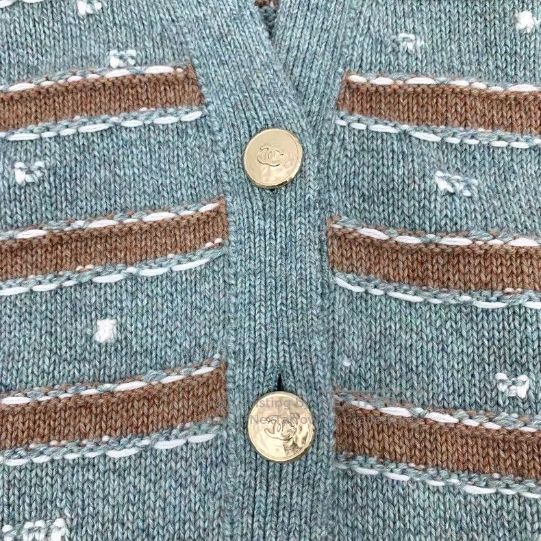 Chanel Chanel 24 colour-blocked striped cashmere V-neck single-br Size XS / US 0-2 / IT 36-38 - 5 Thumbnail