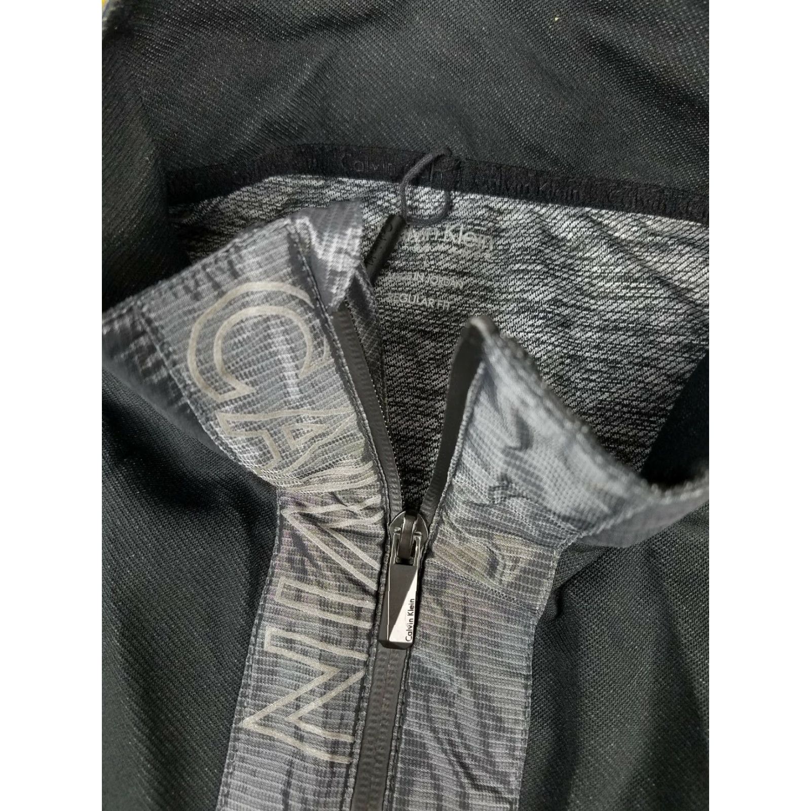 Calvin Klein Calvin Klein Performance Mens Long Sleeve Dri Fit Pullover Reflective Shirt L Gray Shirt Reflective Activewear Mens Size US L / EU 52-54 / 3 - 3 Thumbnail