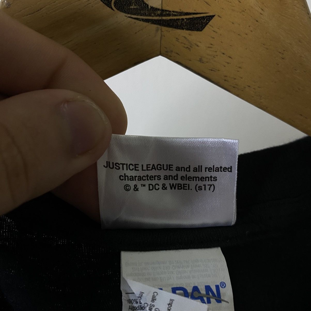 DC Comics Vintage Y2K Justice League Batman T Shirt Size US M / EU 48-50 / 2 - 4 Thumbnail