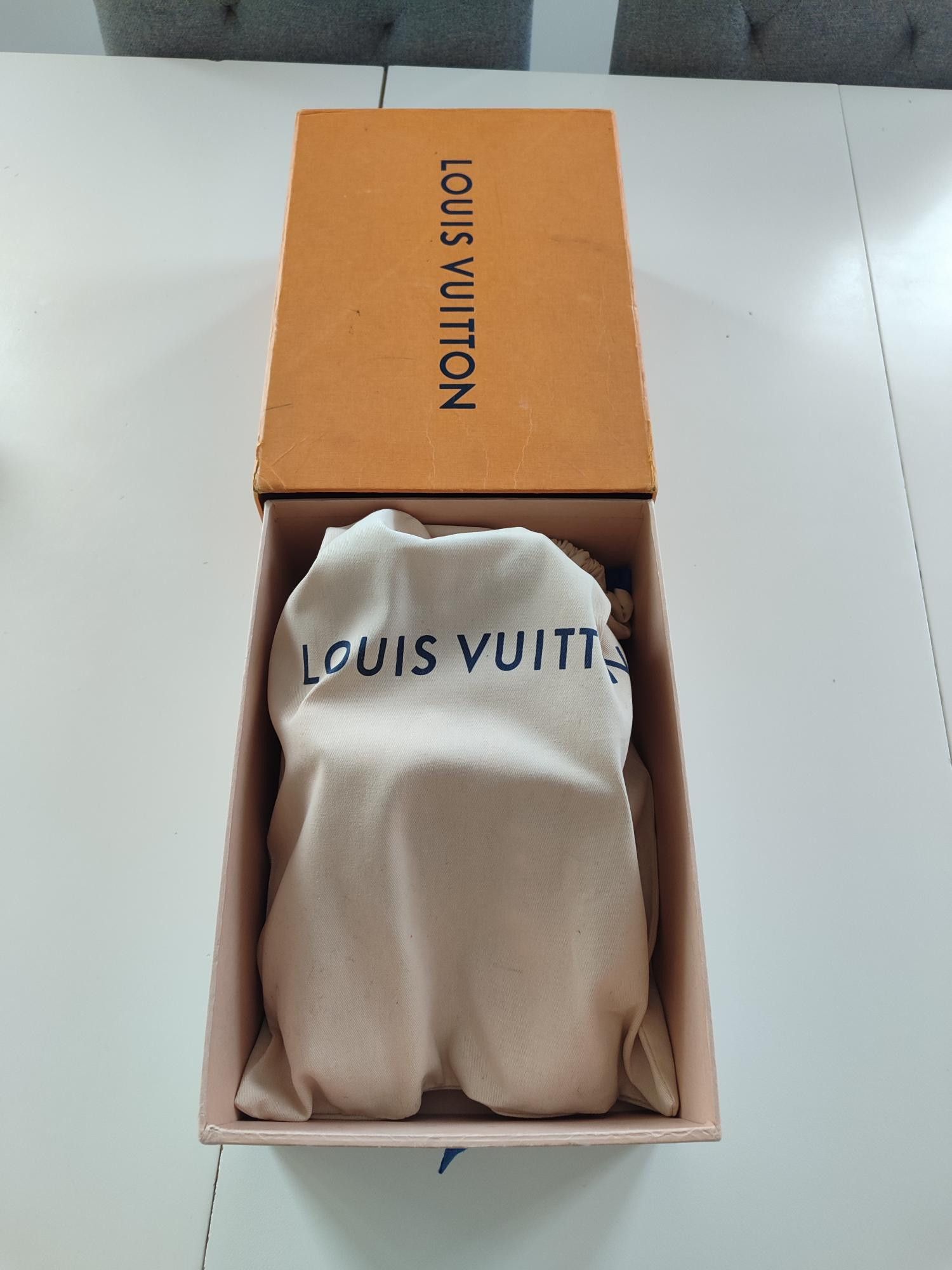 Louis Vuitton BASKETS LOUIS VUITTON RUN AWAY ROUGE FUSCHIA Size US 8 / IT 38 - 17 Thumbnail