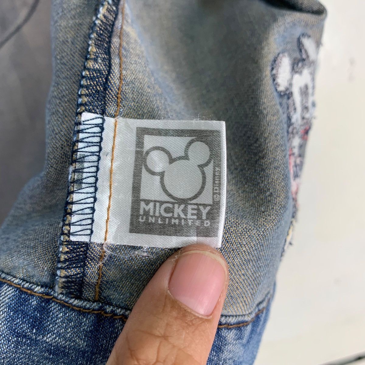 Disney Disney Mickey Mouse Big Face Logo Denim Jacket #0499-C23 Size M / US 6-8 / IT 42-44 - 17 Thumbnail
