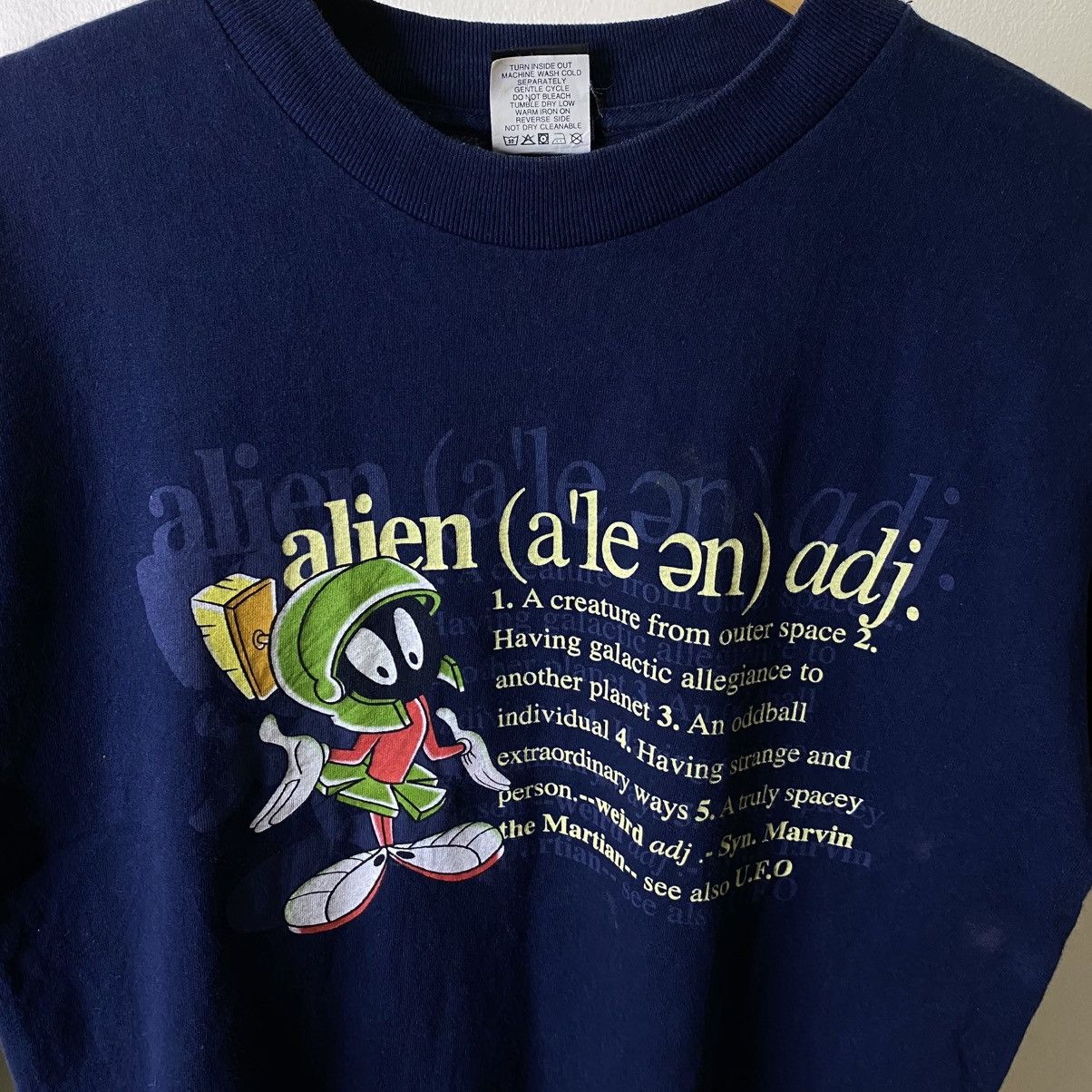 Warner Bros Vintage 1990s Marvin The Martian Looney Tunes T Shirt Size US M / EU 48-50 / 2 - 2 Thumbnail