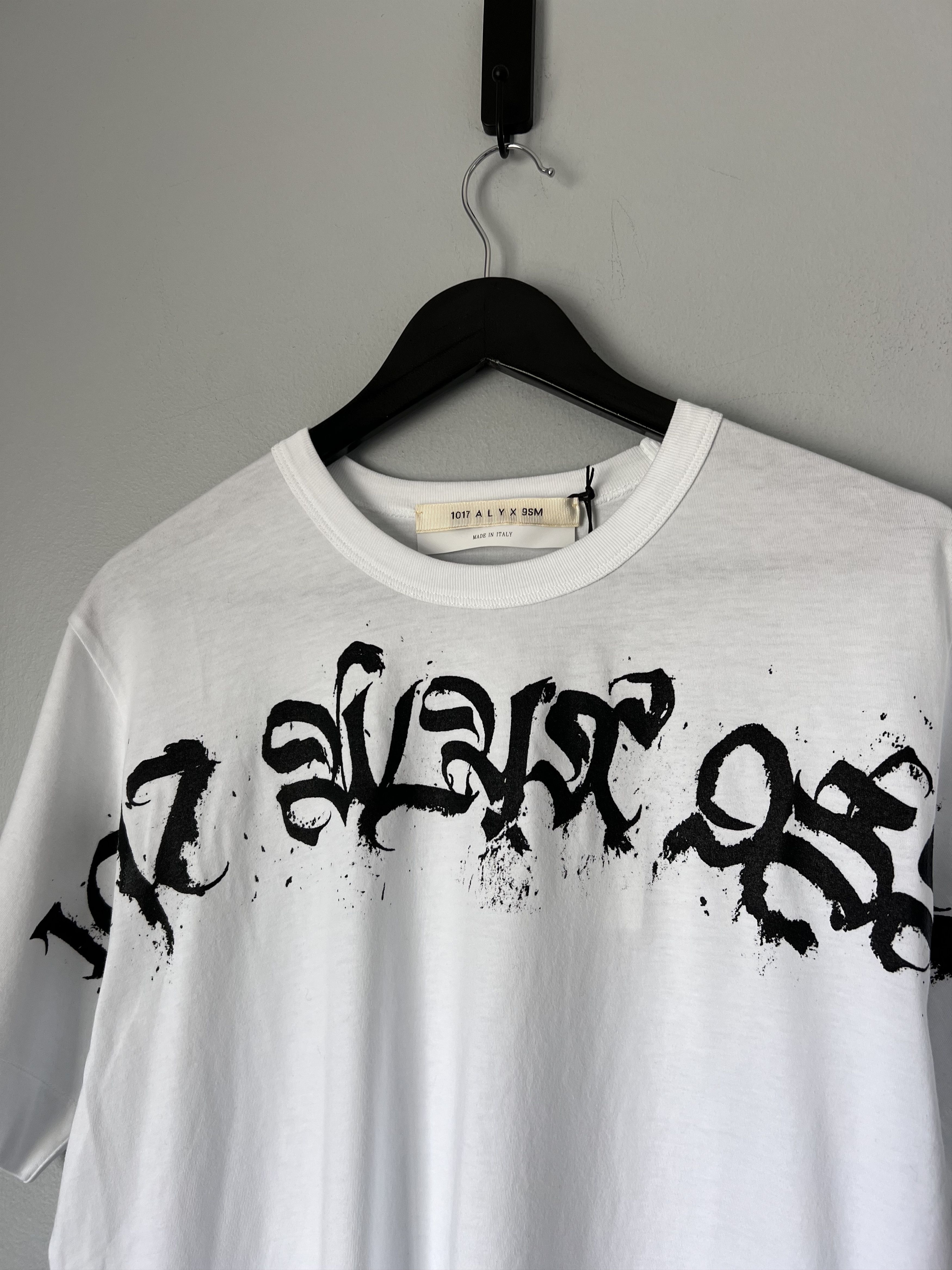 1017 ALYX 9SM 1017 Alyx 9SM Collection Logo Graphic Tee in White Size US S / EU 44-46 / 1 - 2 Thumbnail