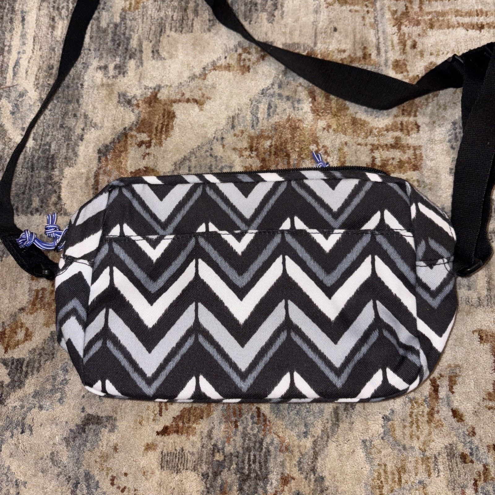 Vera Bradley Vera Bradley Hipster/Mini Sling Chevron Medallion Pattern Size ONE SIZE - 3 Thumbnail