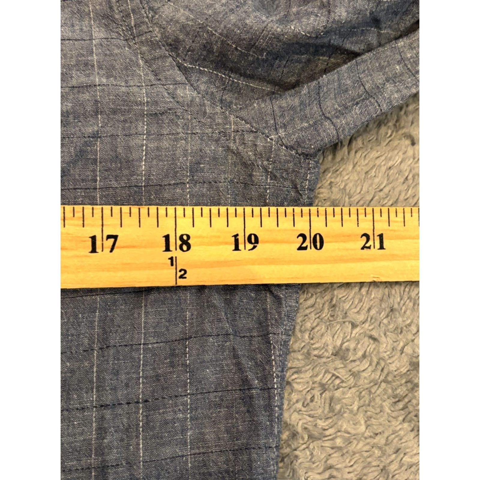 Express VINTAGE not included; use original. New title: Express Chambray Shirt Mens Small Long Sleeve Button Blue Plaid Casual Size US S / EU 44-46 / 1 - 3 Thumbnail