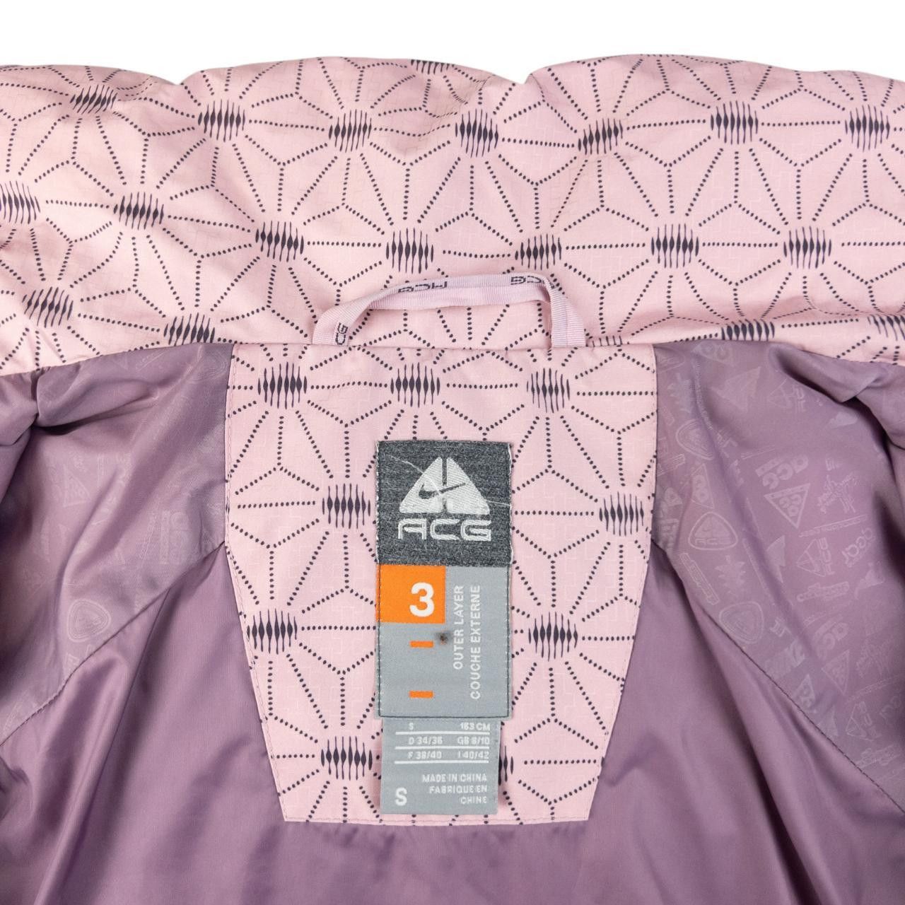 Nike Vintage Nike ACG Puffer Jacket Women's Size S Size S / US 4 / IT 40 - 4 Thumbnail