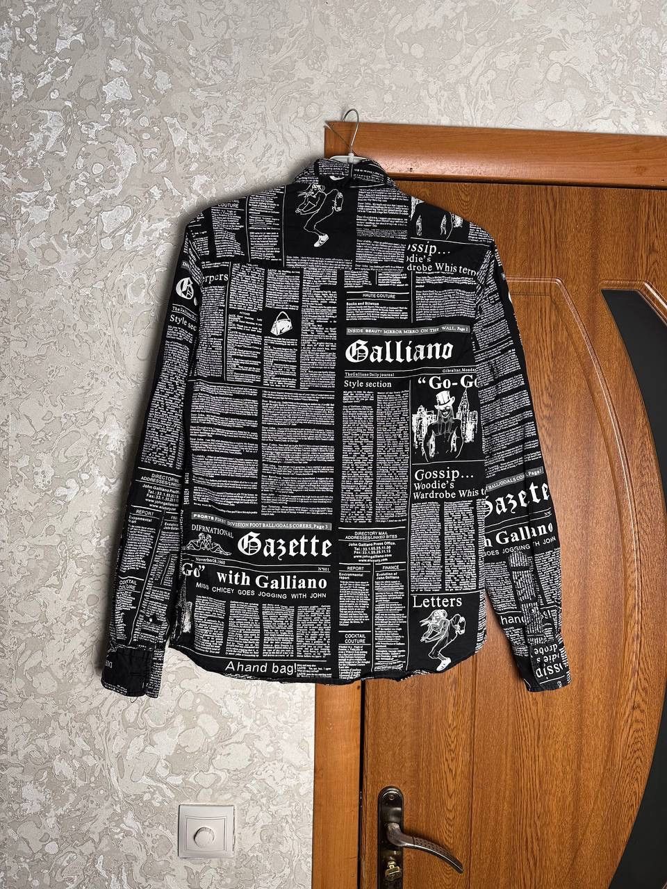 John Galliano JOHN GALLIANO NEWSPAPER PRINT LONG SLEEVES SHIRT Size M Size US M / EU 48-50 / 2 - 15 Thumbnail