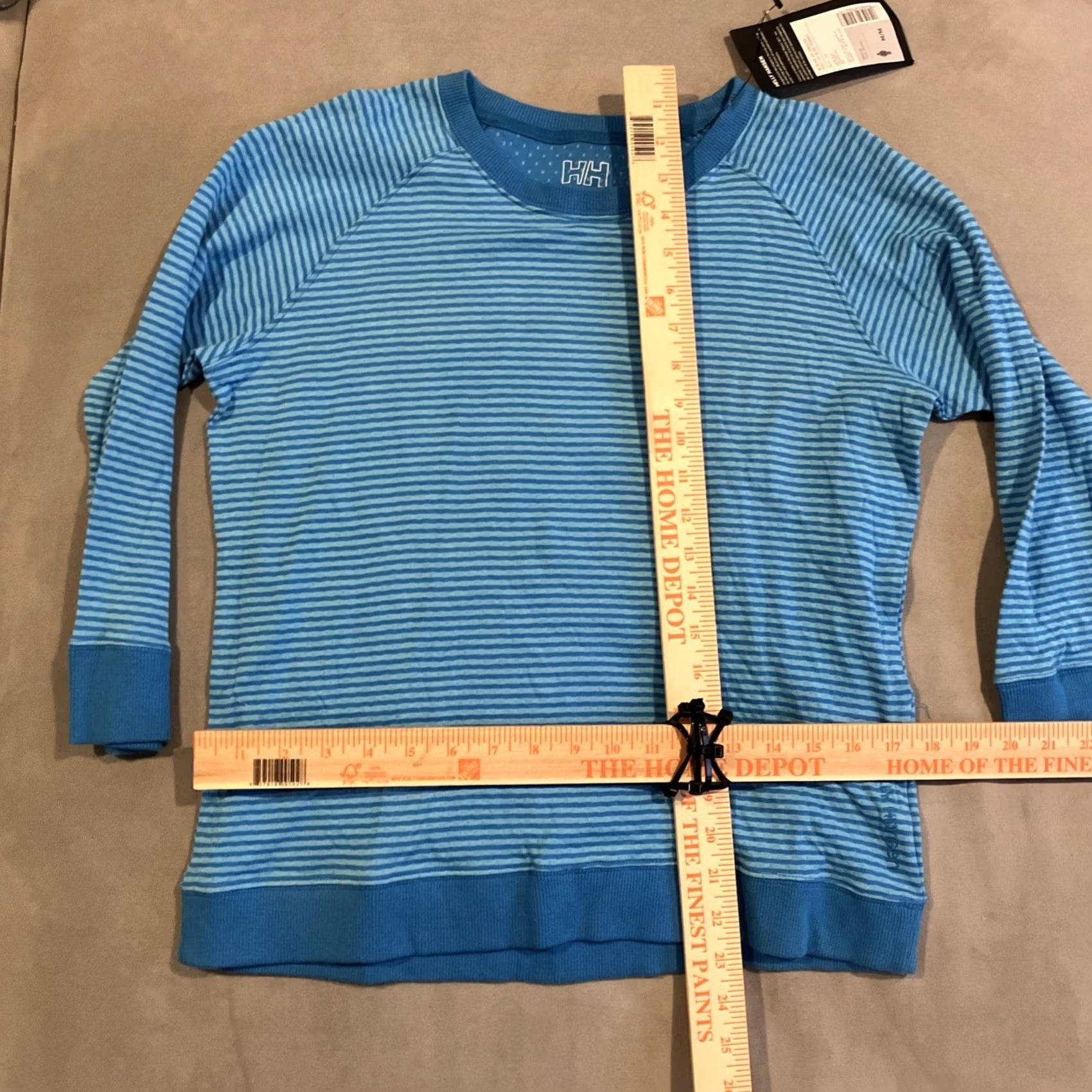 Helly Hansen Helly Hansen T-Shirt Womens Medium Long Sleeve Blue Striped Crew Neck Pullover Casual All Seasons Size M / US 6-8 / IT 42-44 - 5 Thumbnail