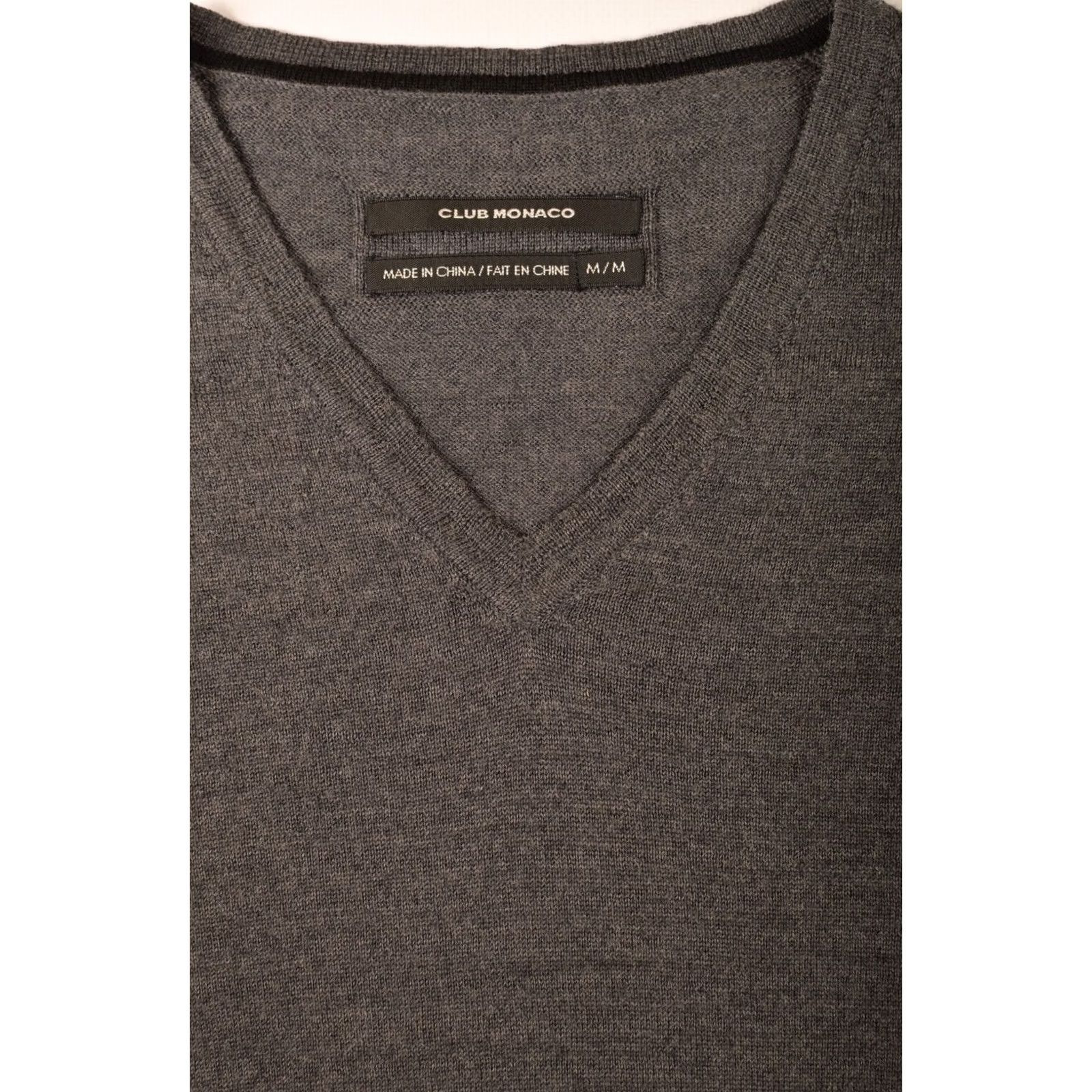 Club Monaco VINTAGE Club Monaco Gray Merino Wool V-Neck Pullover Sweater 02300288 Size M Mens Pullover Wool Gray Merch 90s Size US M / EU 48-50 / 2 - 2 Thumbnail