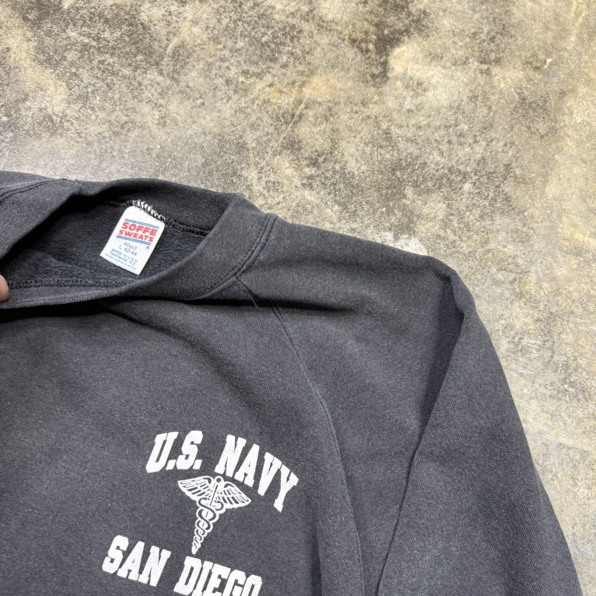 Vintage vintage united states navy baggy faded black sweatshirt Size US L / EU 52-54 / 3 - 4 Thumbnail