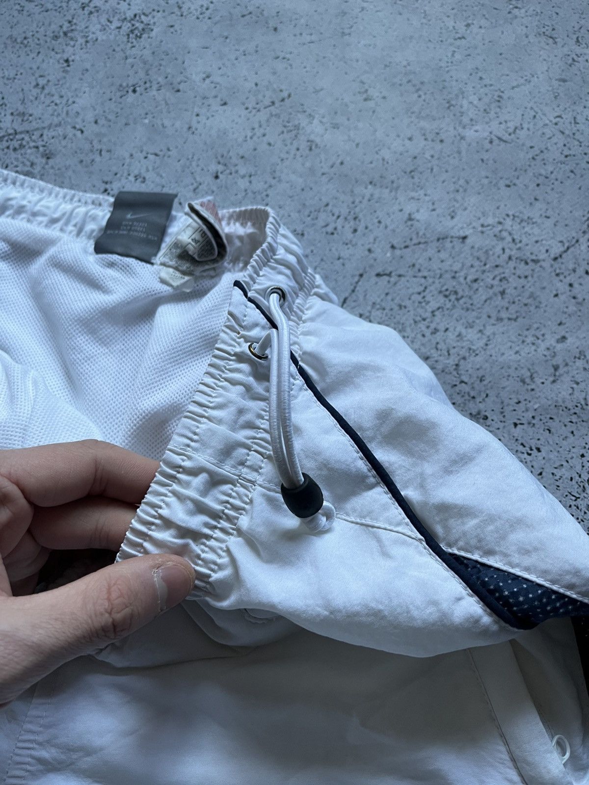 Nike Vintage Nike Drill Shorts White Nylon Mini Swoosh Y2K USA Size US 34 / EU 50 - 9 Thumbnail