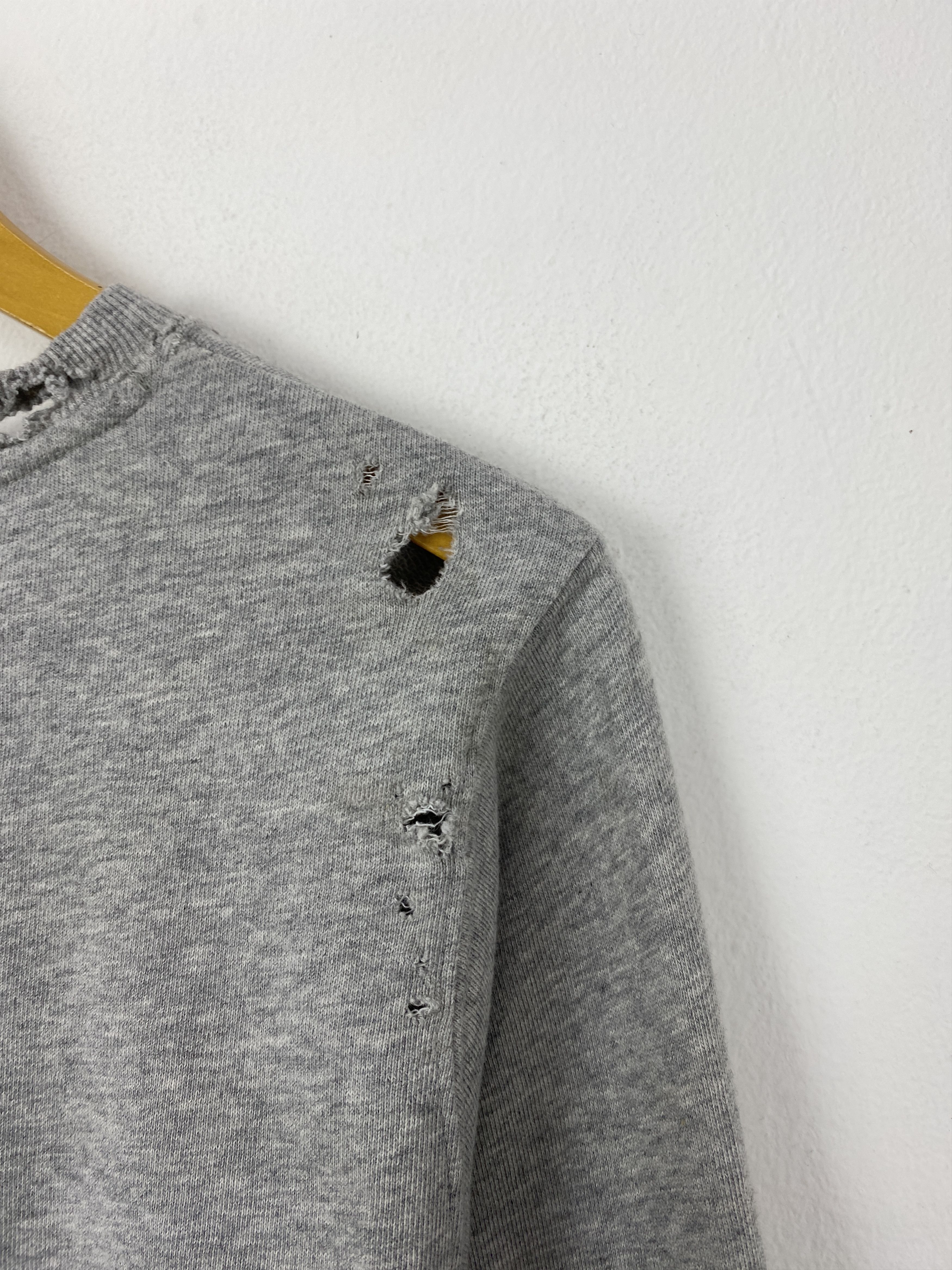Champion Vintage Champion Spell Out Distressed Sweatshirt SH0099 Size US L / EU 52-54 / 3 - 17 Thumbnail