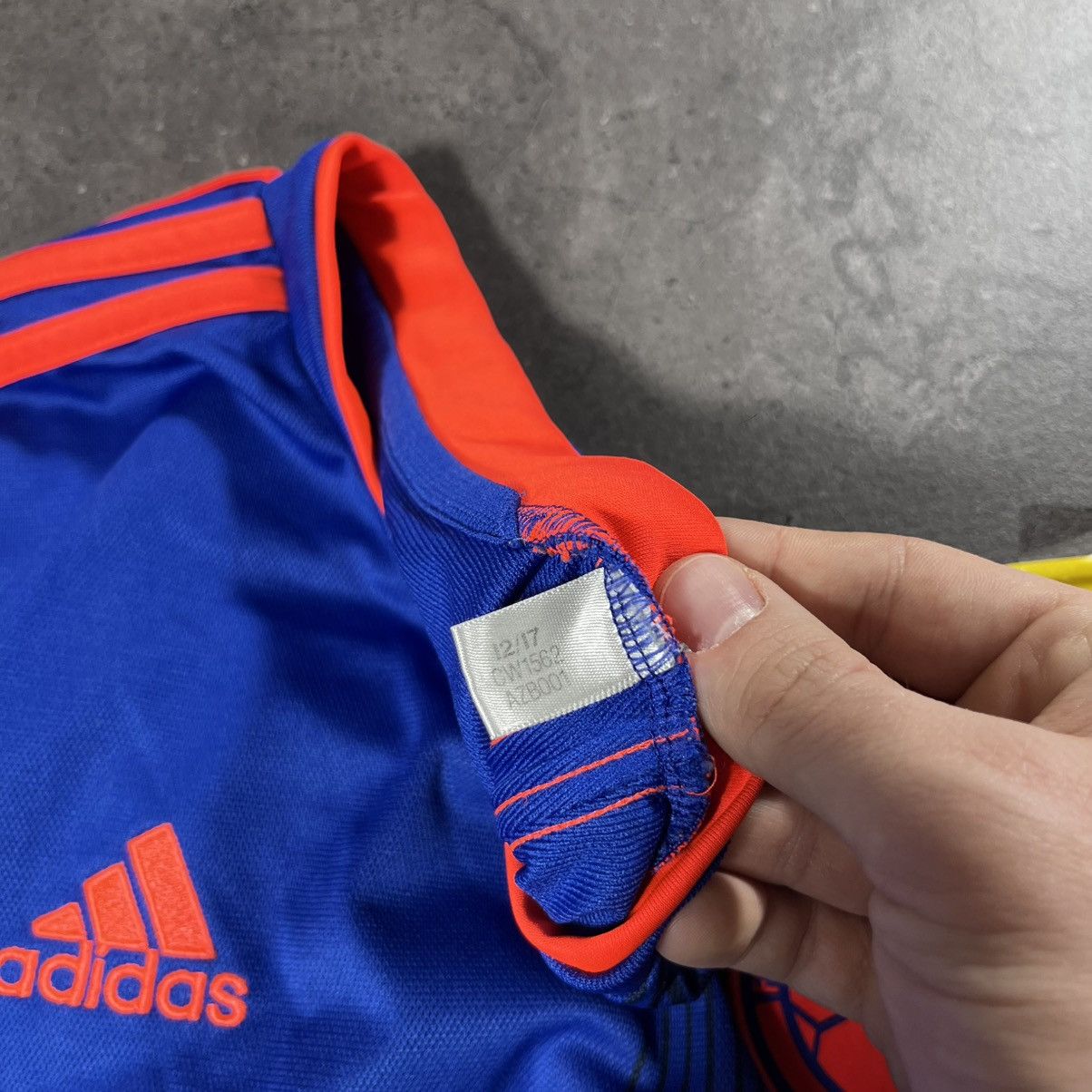 Adidas Adidas Vintage Columbia Soccer Jersey Tee Tshirt Blokecore Size US S / EU 44-46 / 1 - 8 Thumbnail