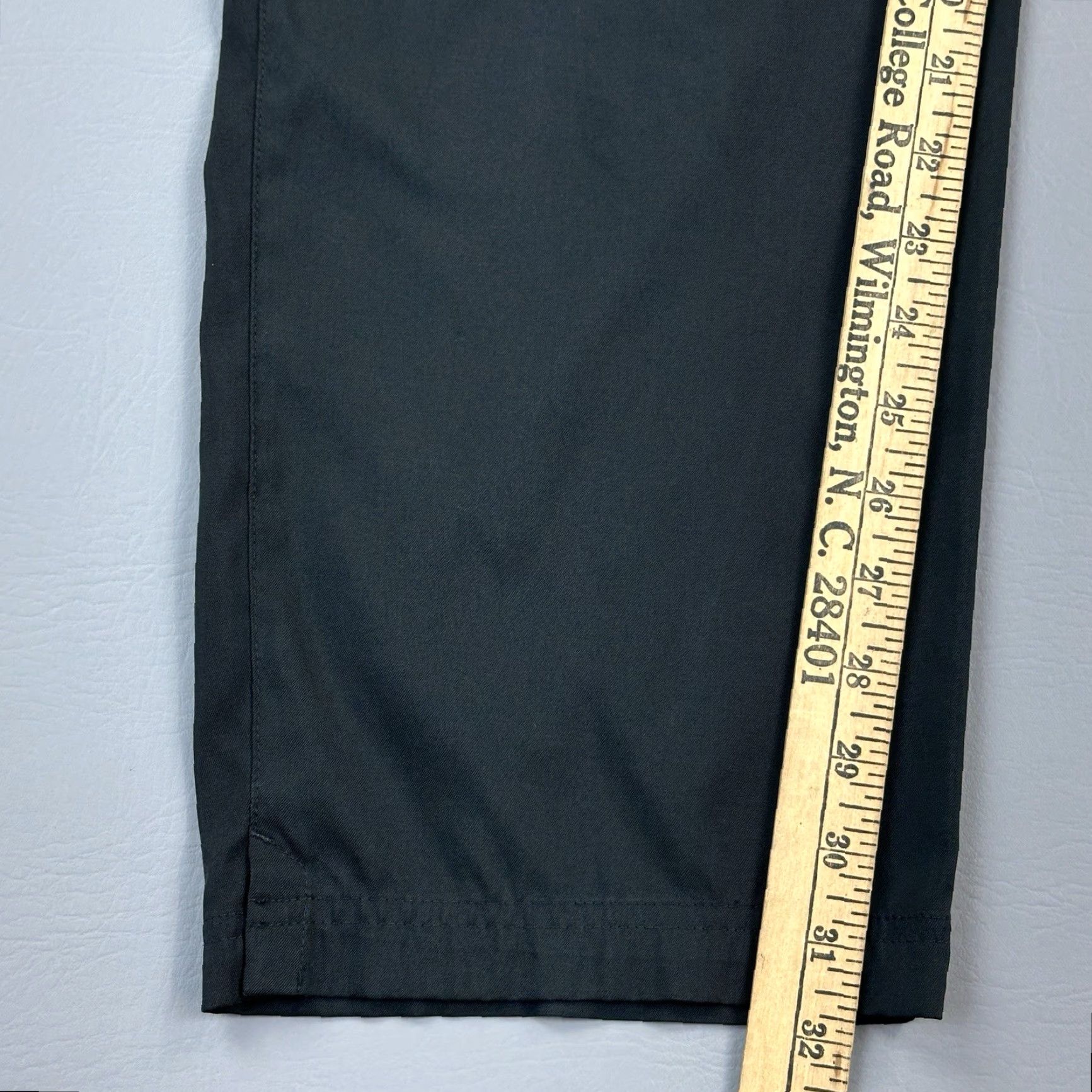 Nike VINTAGE Nike Golf Pants Mens 36x32 Black Dri Fit Flex Flat Front Performance Golf Casual Size US 36 / EU 52 - 3 Thumbnail