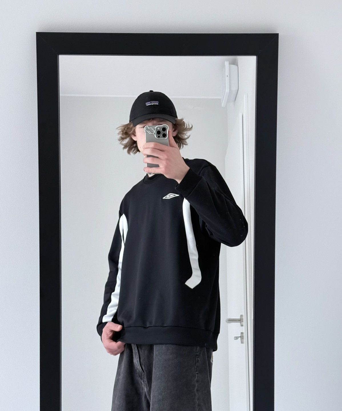 Umbro Vintage Umbro Y2K avantgarde streetwear sweatshirt Size US XL / EU 56 / 4 - 7 Thumbnail
